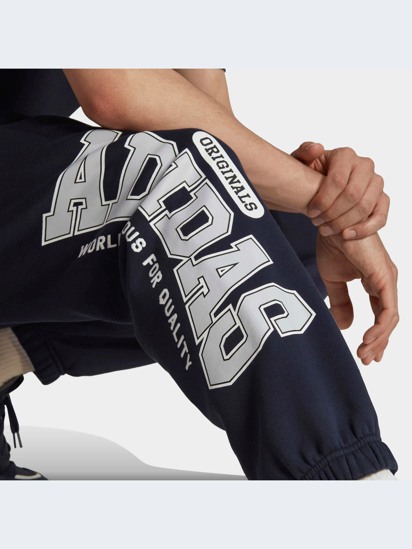 Брюки Adidas модель HY6045-KZ Брюки Adidas модель HY6045-KZ Фото