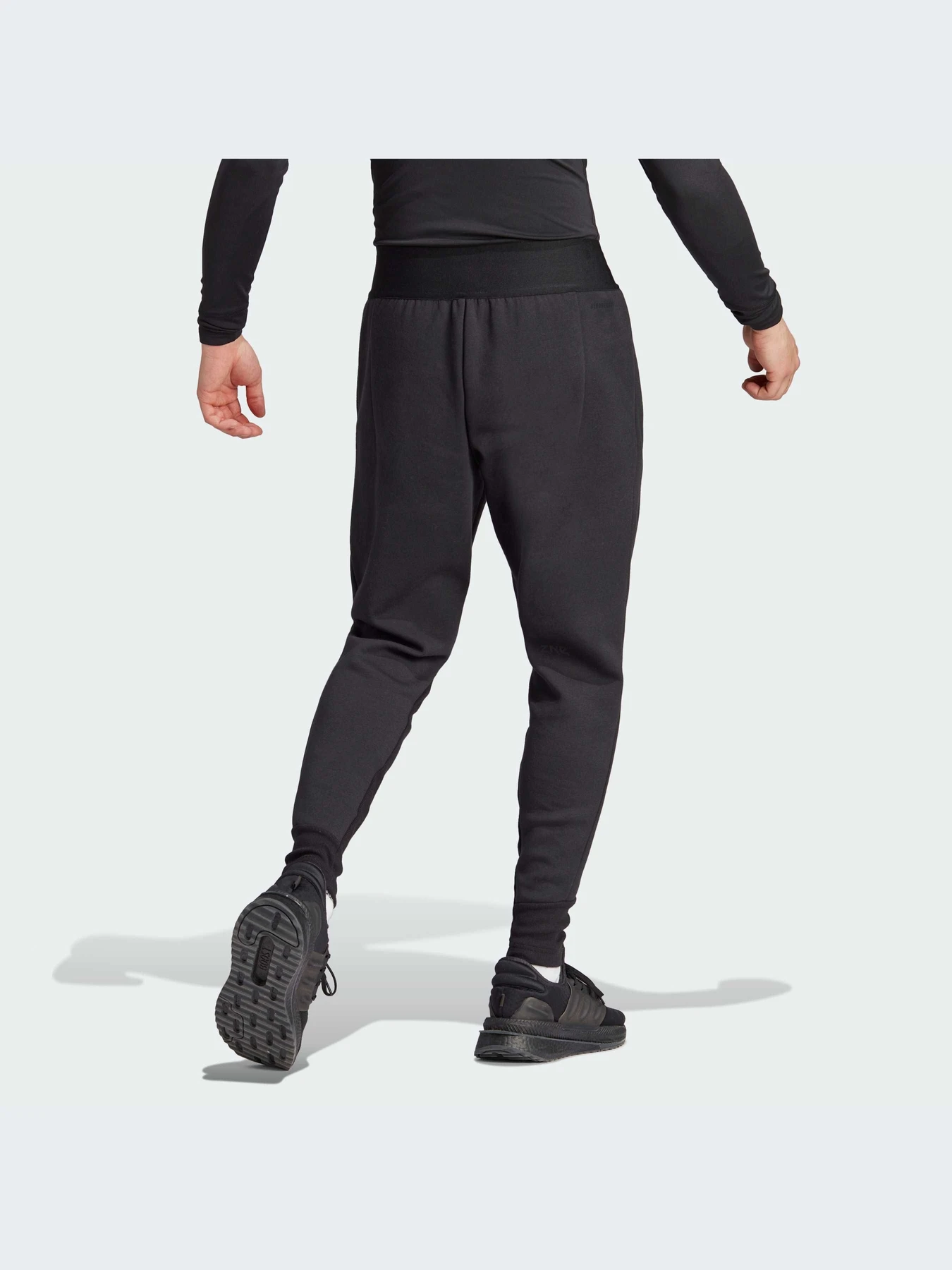 Брюки Adidas ZNE модель IN5102-KZ Брюки Adidas ZNE модель IN5102-KZ Фото