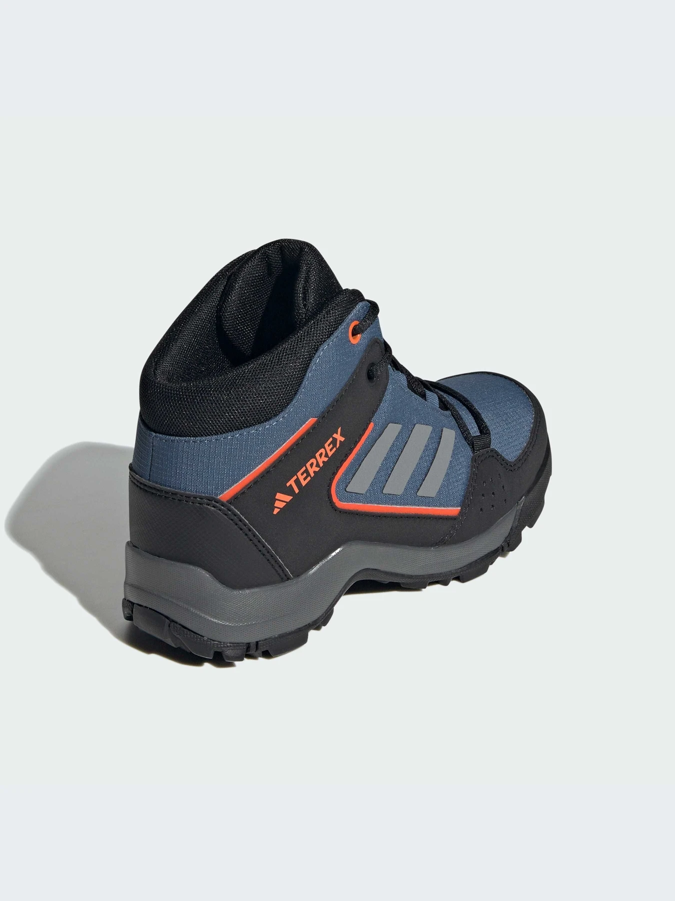 Ботинки и сапоги Adidas модель IF5700-KZ Ботинки и сапоги Adidas модель IF5700-KZ Фото