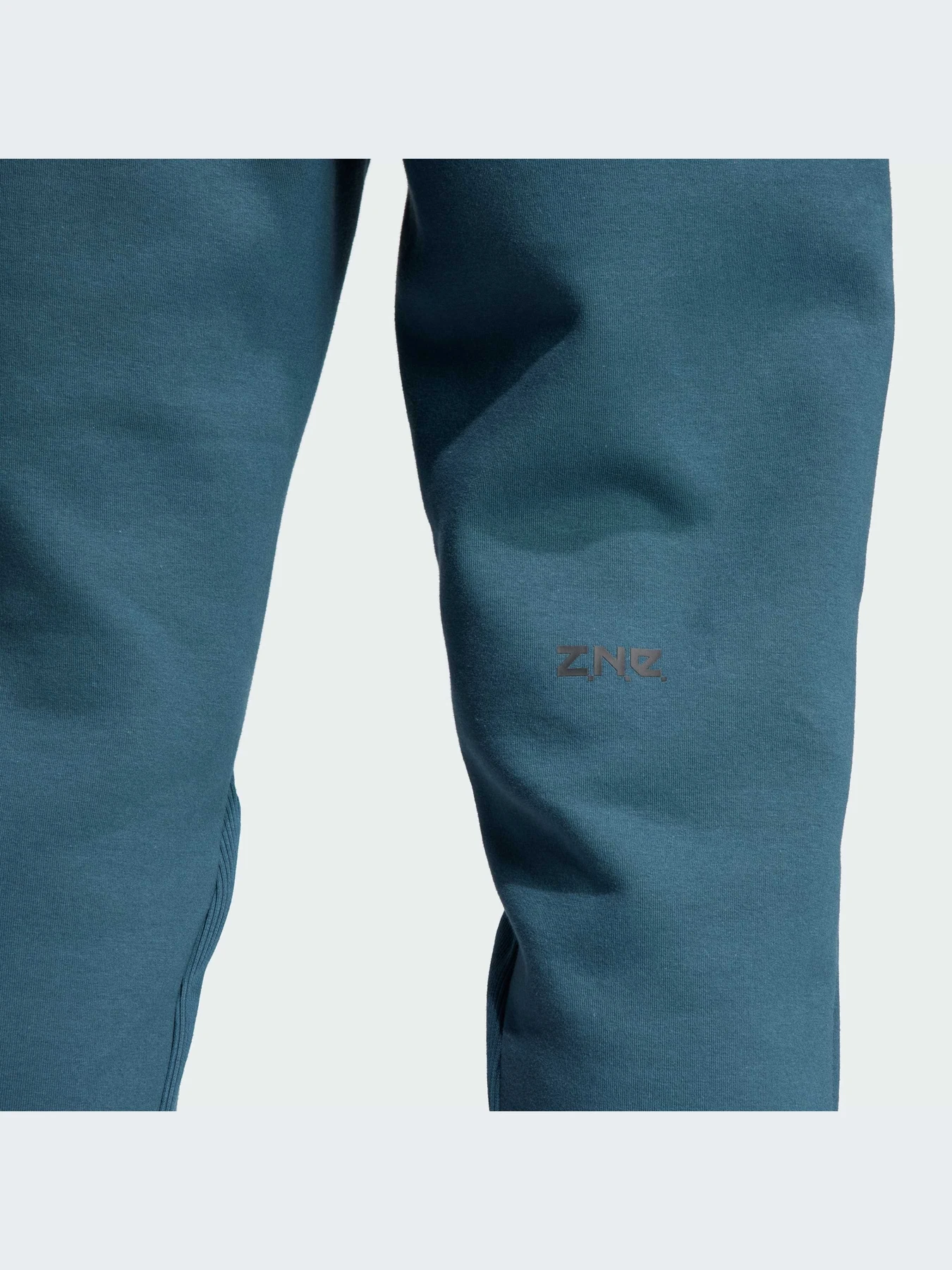 Брюки Adidas ZNE модель IN5100-KZ Брюки Adidas ZNE модель IN5100-KZ Фото