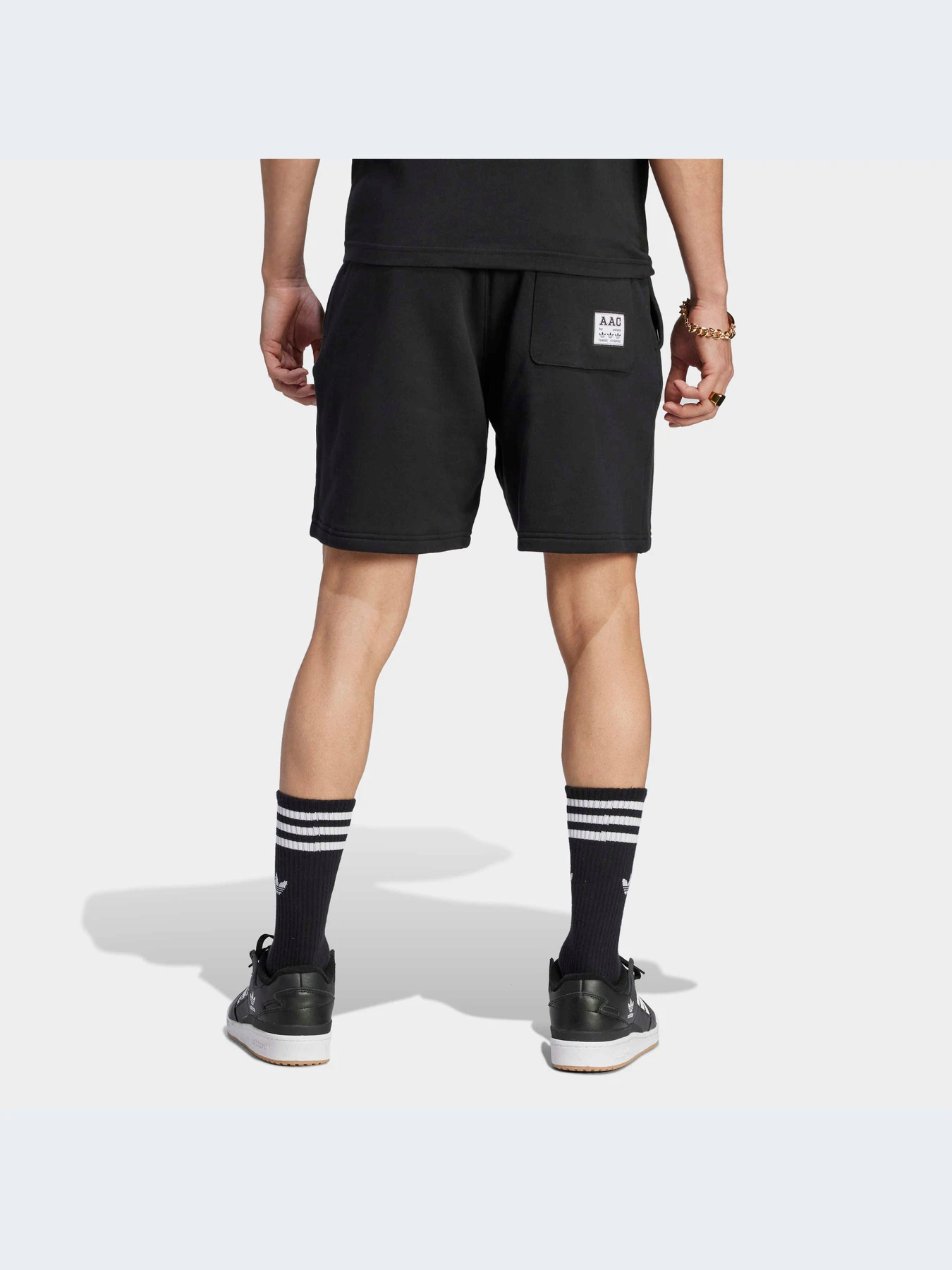 Шорты Adidas модель HZ0699-KZ Шорты Adidas модель HZ0699-KZ Фото