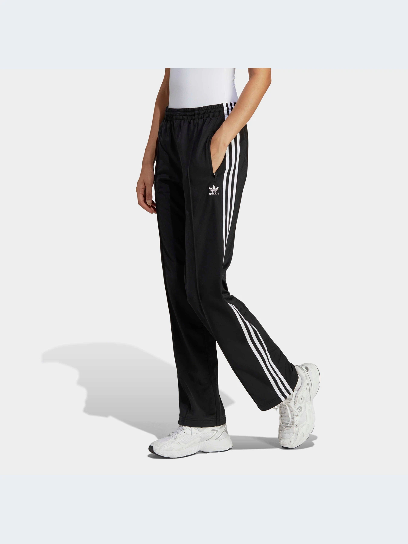 Брюки Adidas Adicolor модель IB7326-KZ Брюки Adidas Adicolor модель IB7326-KZ Фото