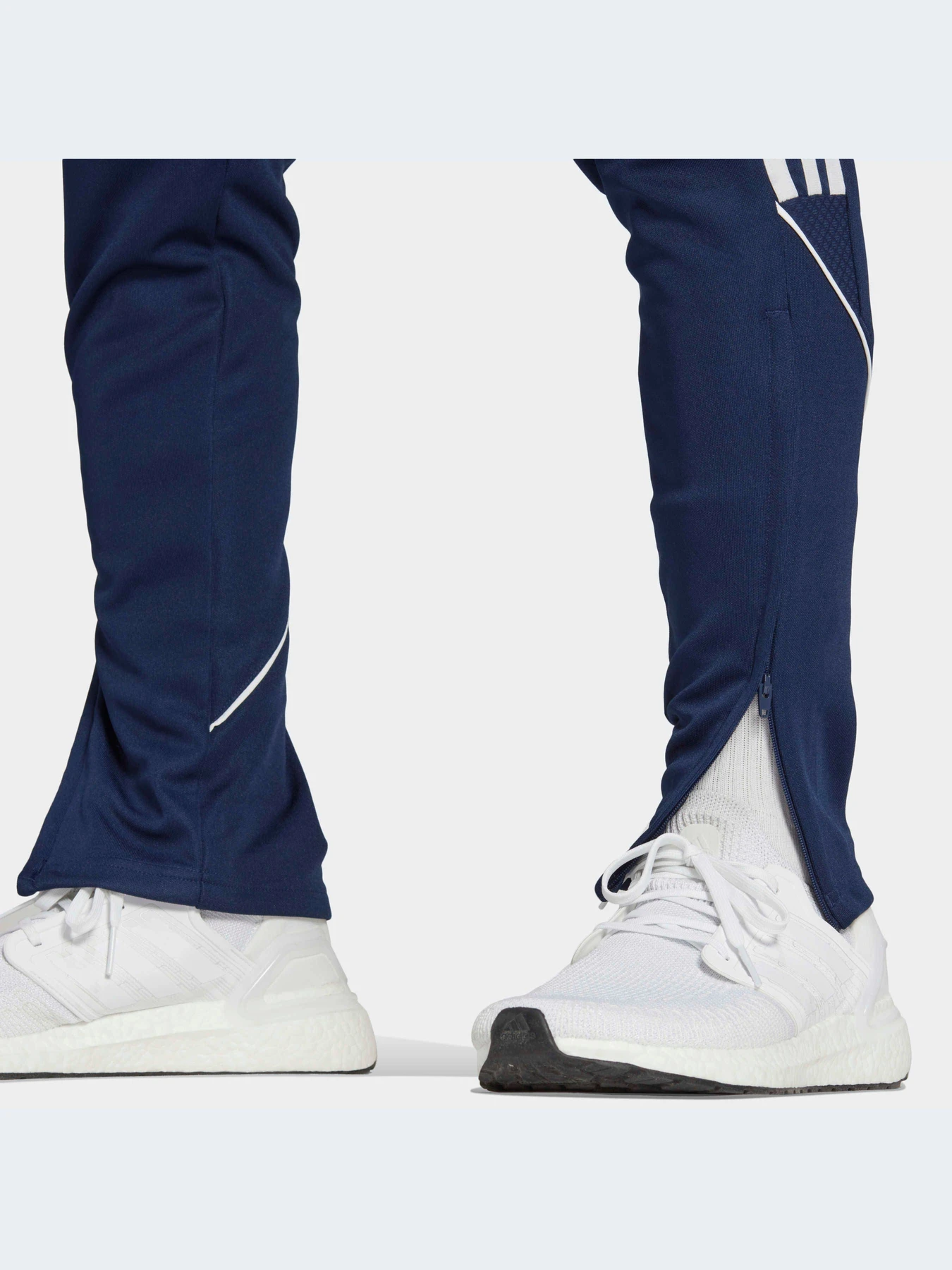 Брюки Adidas Tiro модель HS3529-KZ Брюки Adidas Tiro модель HS3529-KZ Фото