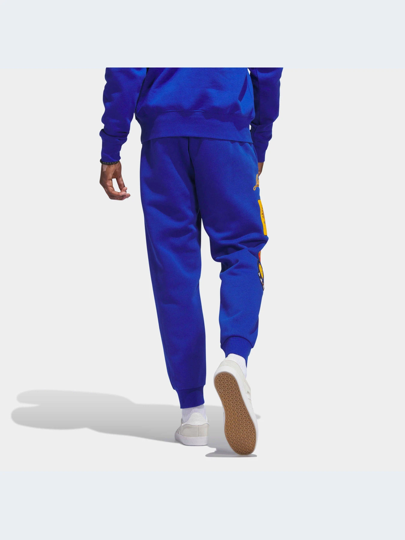 Брюки Adidas Graphics модель IJ9671-KZ Брюки Adidas Graphics модель IJ9671-KZ Фото