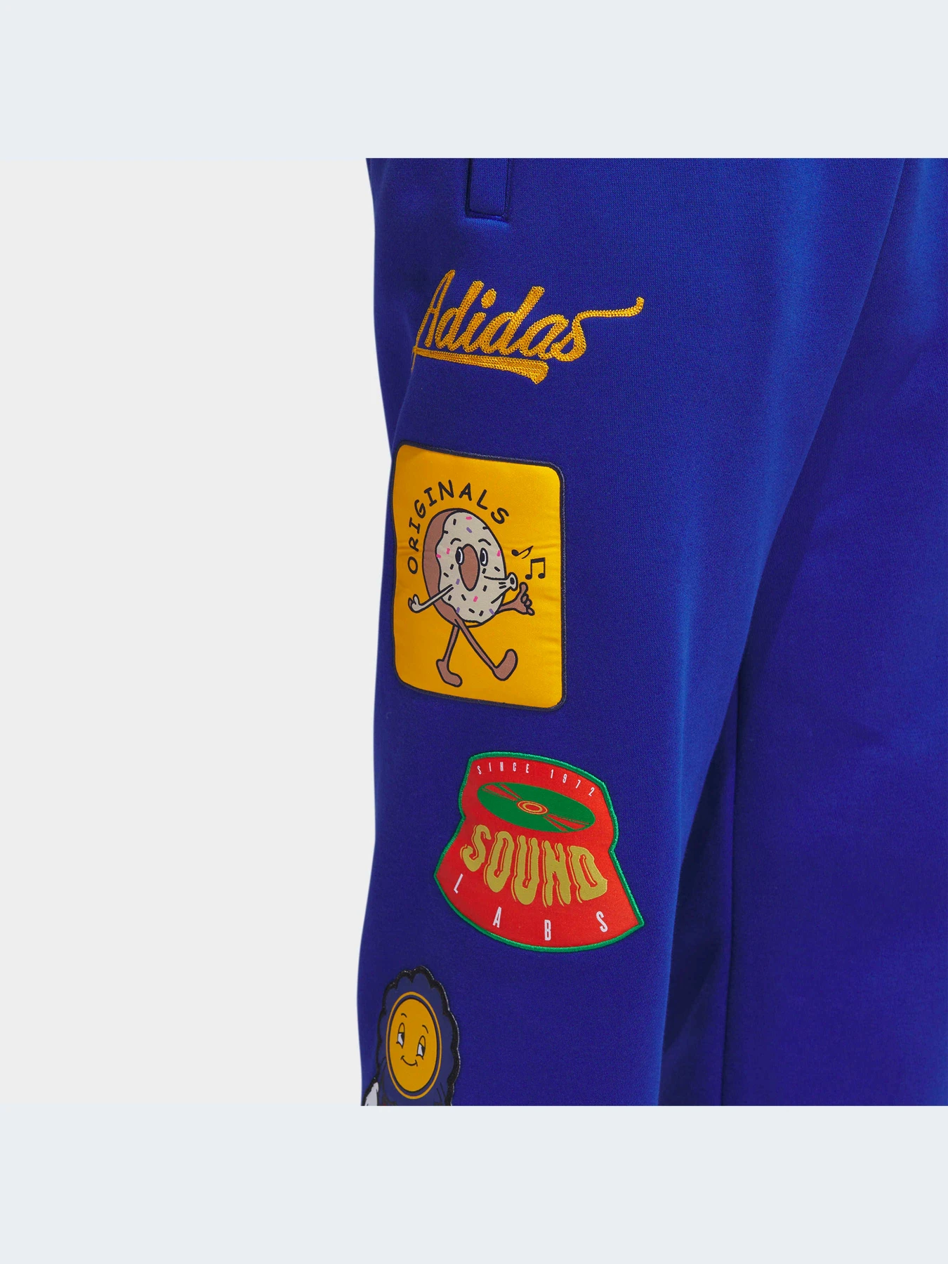Брюки Adidas Graphics модель IJ9671-KZ Брюки Adidas Graphics модель IJ9671-KZ Фото