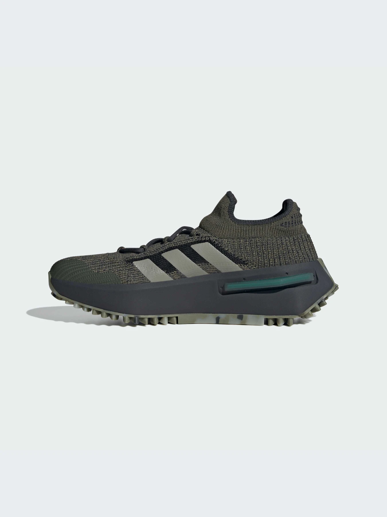 Кроссовки Adidas NMD модель IE2075-KZ Кроссовки Adidas NMD модель IE2075-KZ Фото