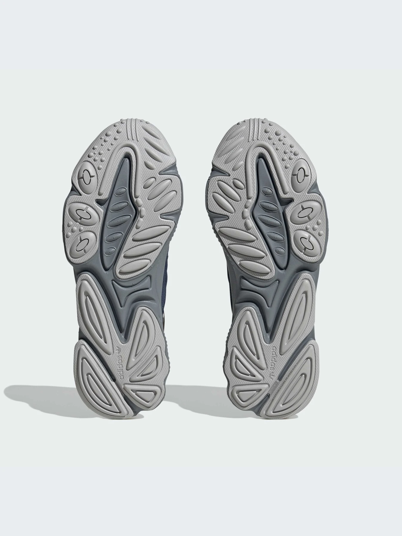 Кроссовки Adidas Ozweego модель IE4816-KZ Кроссовки Adidas Ozweego модель IE4816-KZ Фото