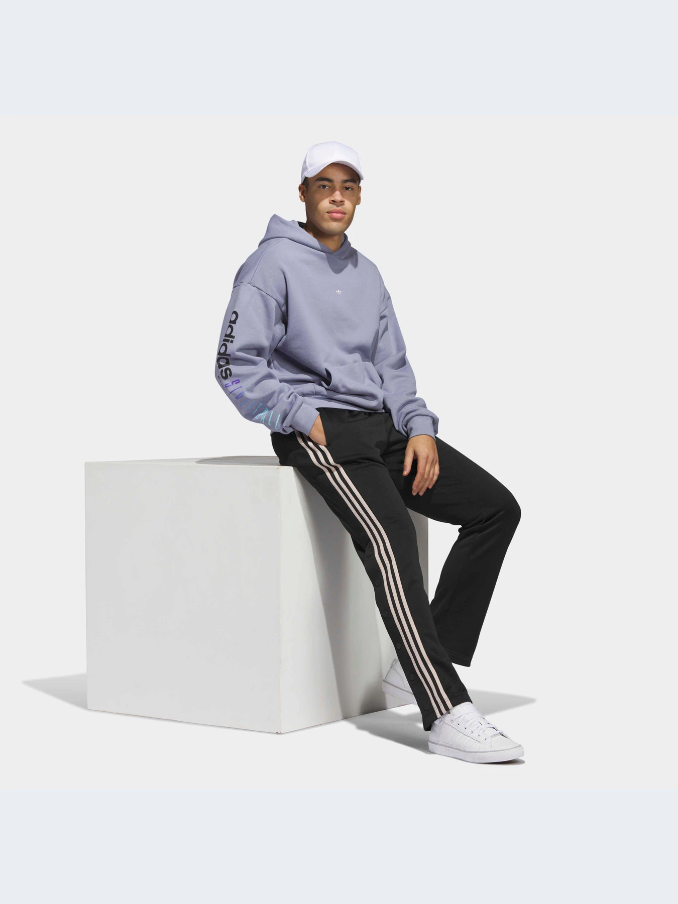 Брюки Adidas модель HY2751-KZ Брюки Adidas модель HY2751-KZ Фото