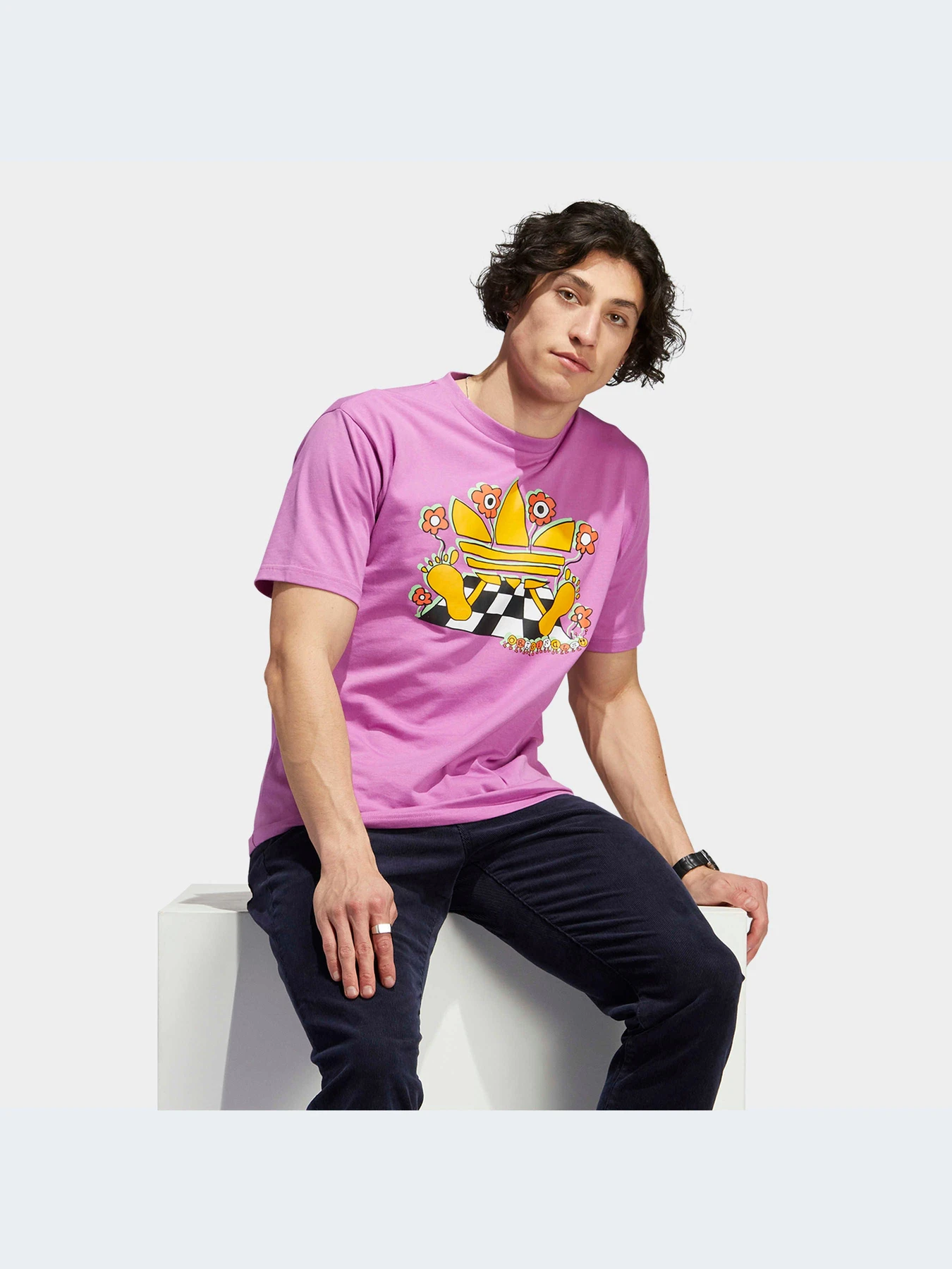 Футболки и поло Adidas Graphics модель HP1019-KZ Футболки и поло Adidas Graphics модель HP1019-KZ Фото