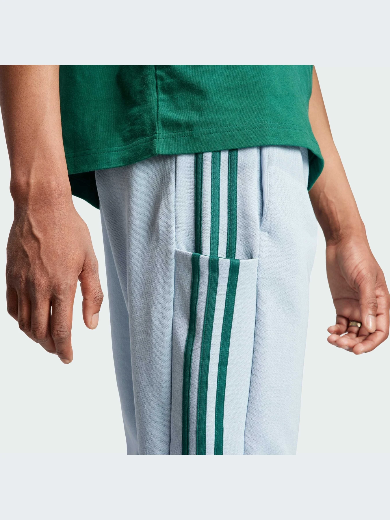 Брюки Adidas модель IJ8700-KZ Брюки Adidas модель IJ8700-KZ Фото