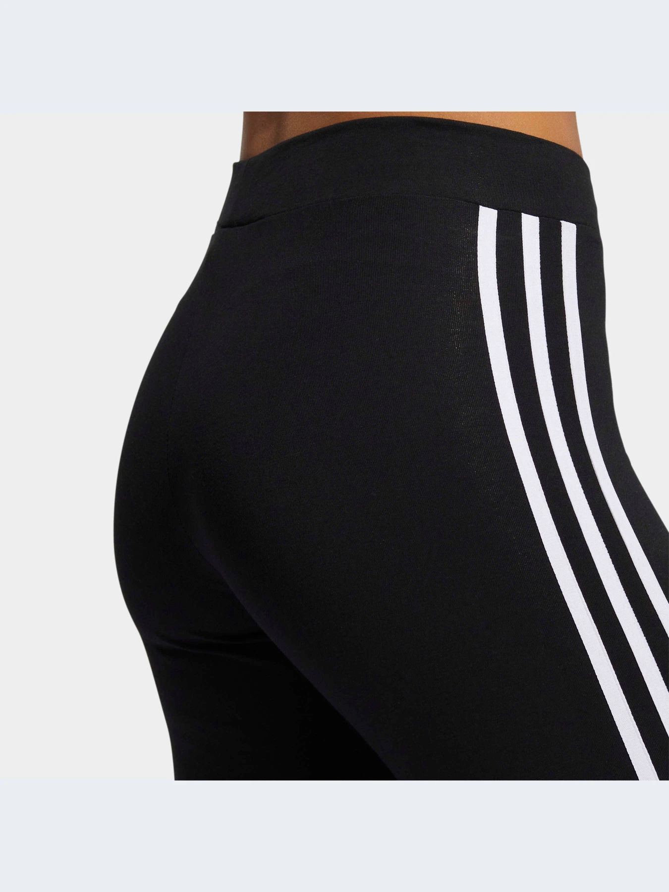 Брюки Adidas Adicolor модель HD2350-KZ Брюки Adidas Adicolor модель HD2350-KZ Фото