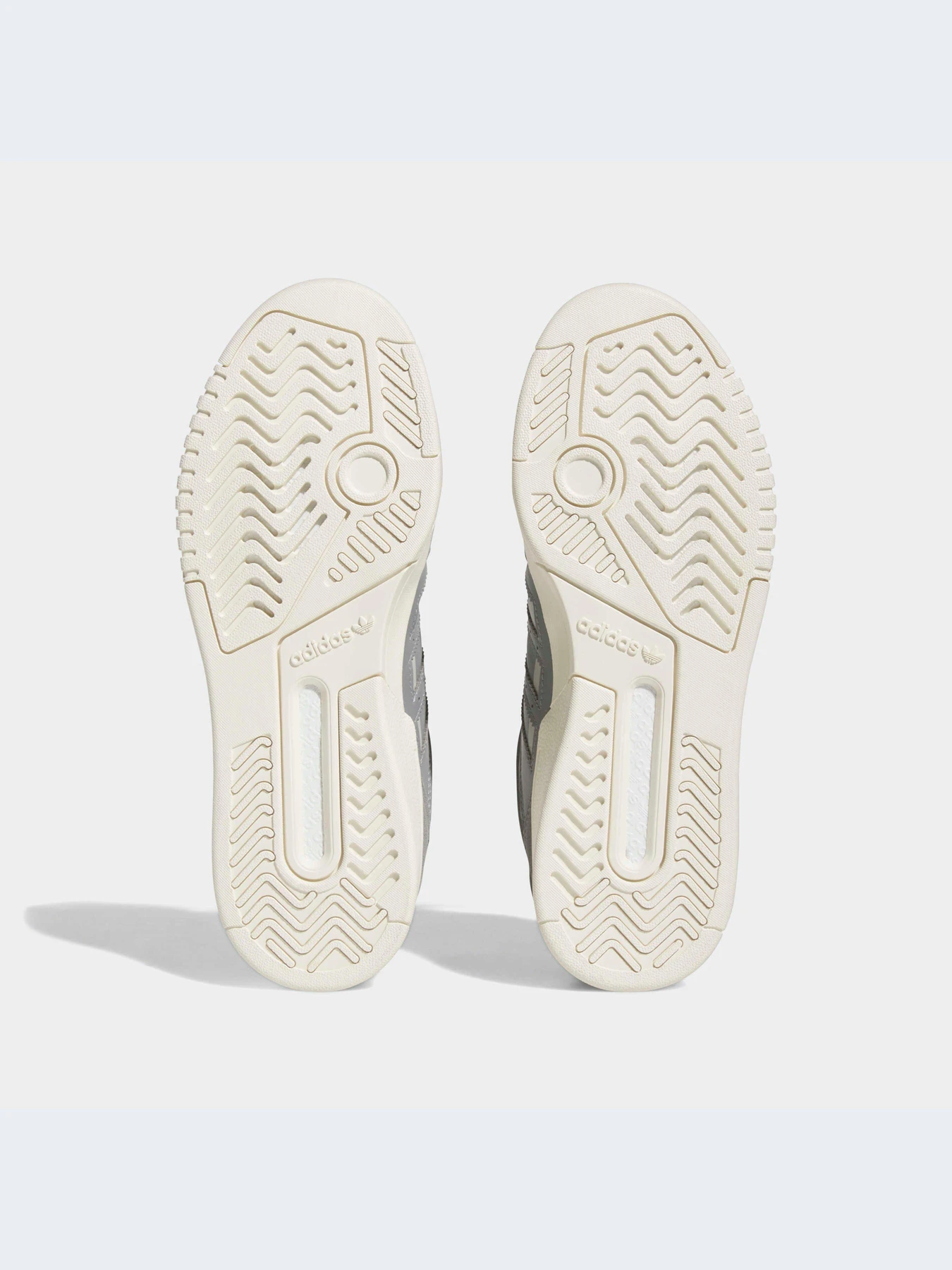 Кроссовки Adidas модель HQ7135-KZ Кроссовки Adidas модель HQ7135-KZ Фото