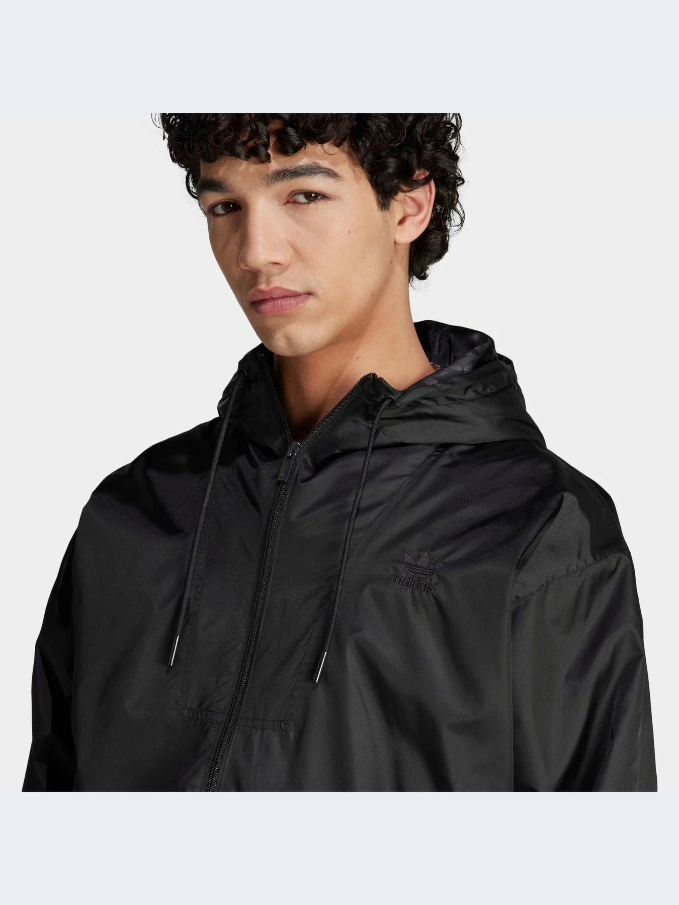 Куртки и дубленки Adidas Graphics модель II8161-KZ Куртки и дубленки Adidas Graphics модель II8161-KZ Фото