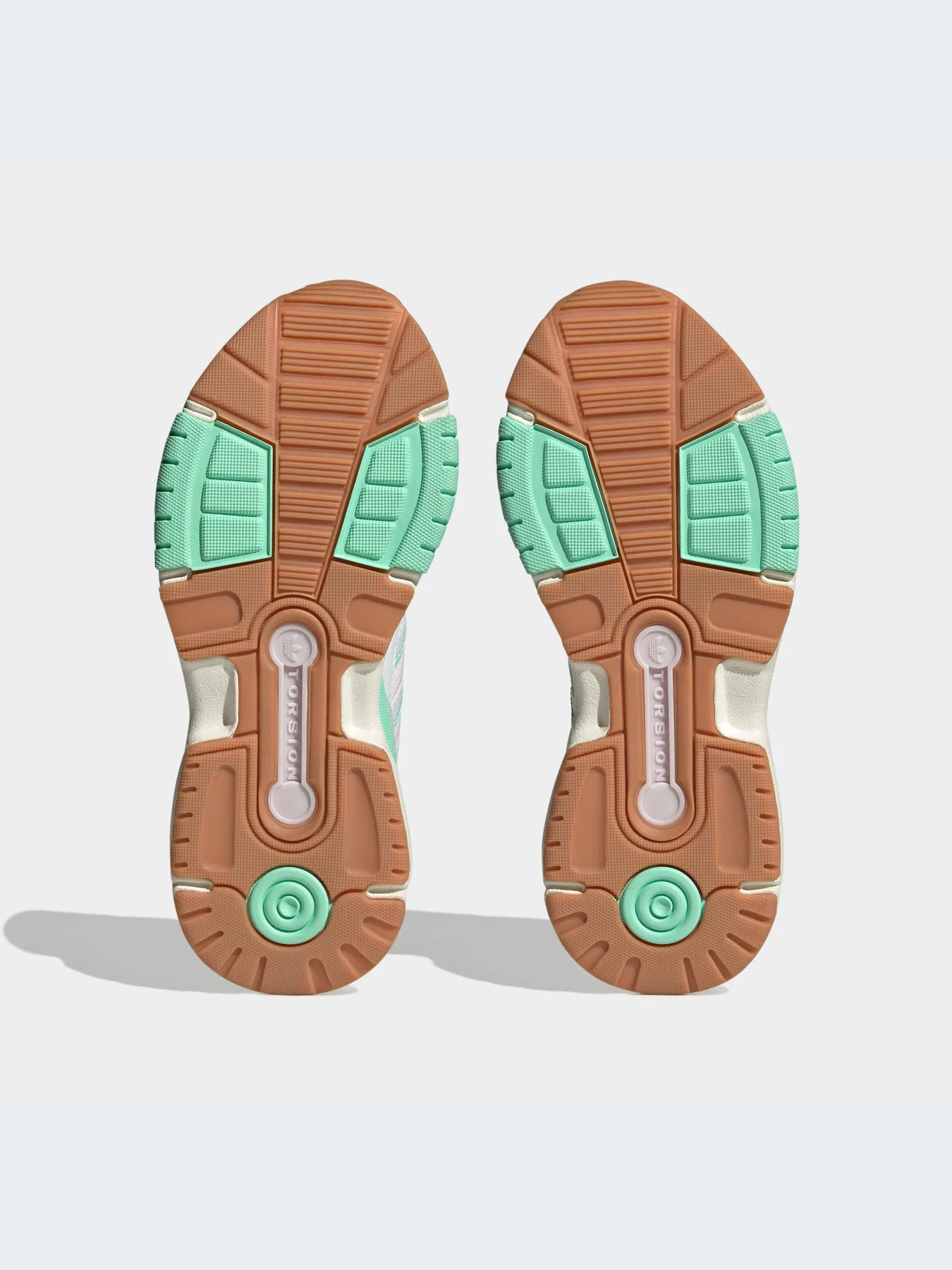 Кроссовки Adidas Retropy модель HP6370-KZ Кроссовки Adidas Retropy модель HP6370-KZ Фото