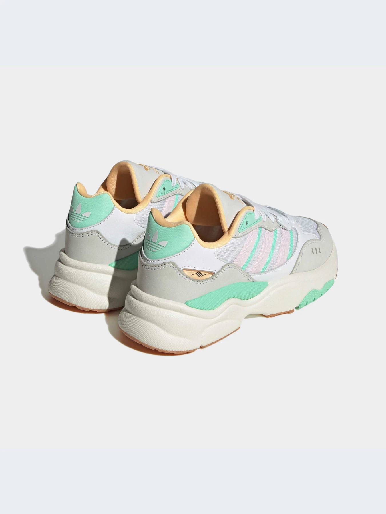 Кроссовки Adidas Retropy модель HP6370-KZ Кроссовки Adidas Retropy модель HP6370-KZ Фото