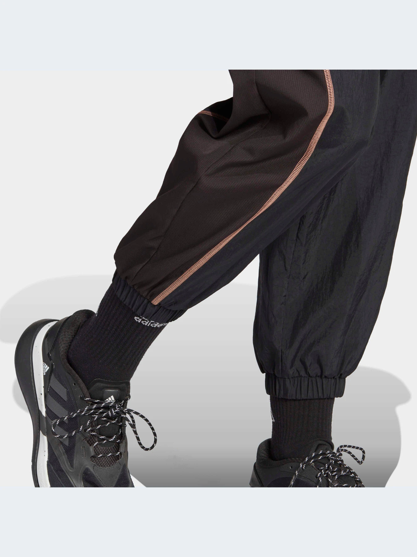 Брюки Adidas модель IP3739-KZ Брюки Adidas модель IP3739-KZ Фото