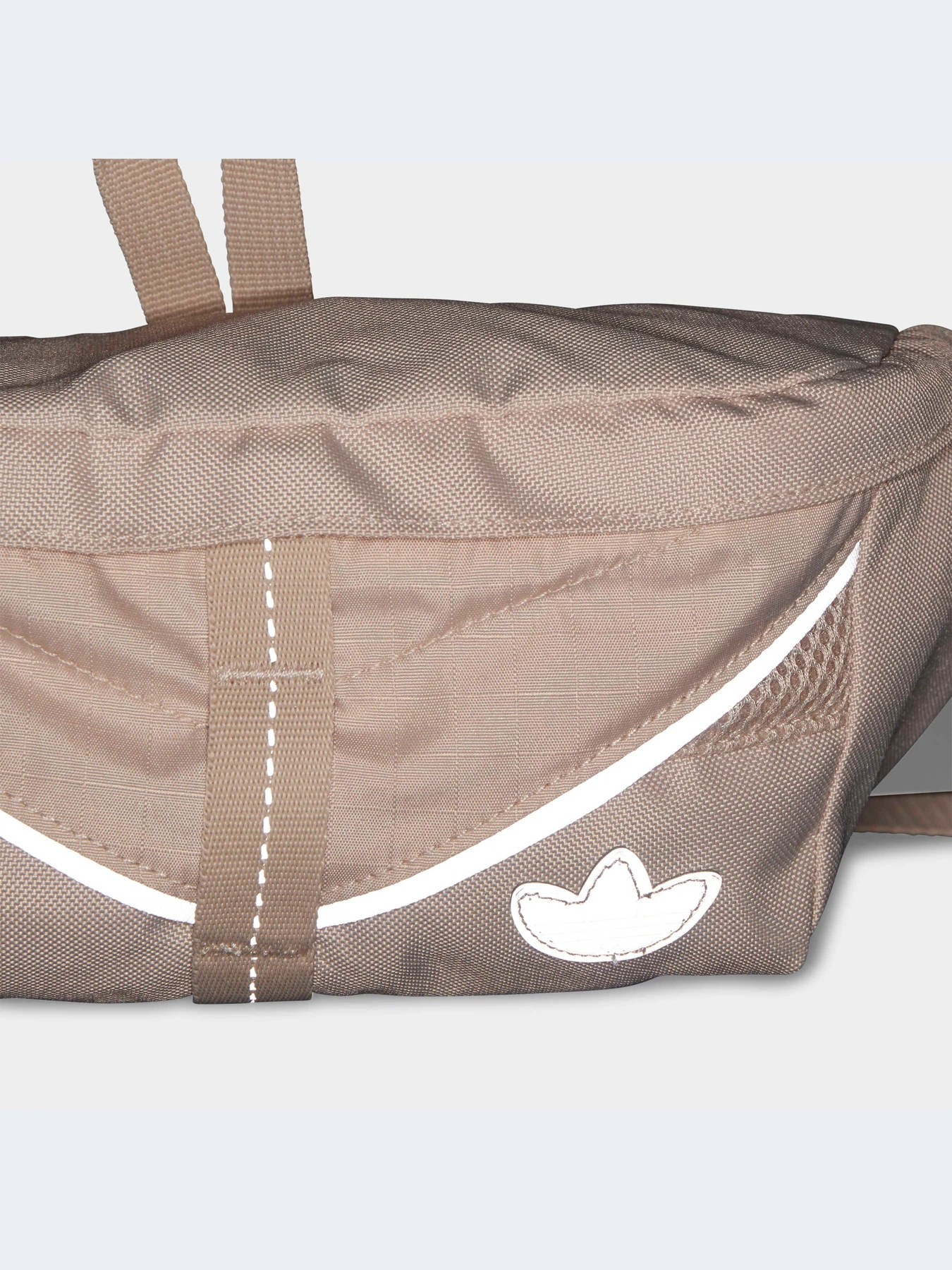Сумки Adidas Adicolor модель IL4889-KZ Сумки Adidas Adicolor модель IL4889-KZ Фото