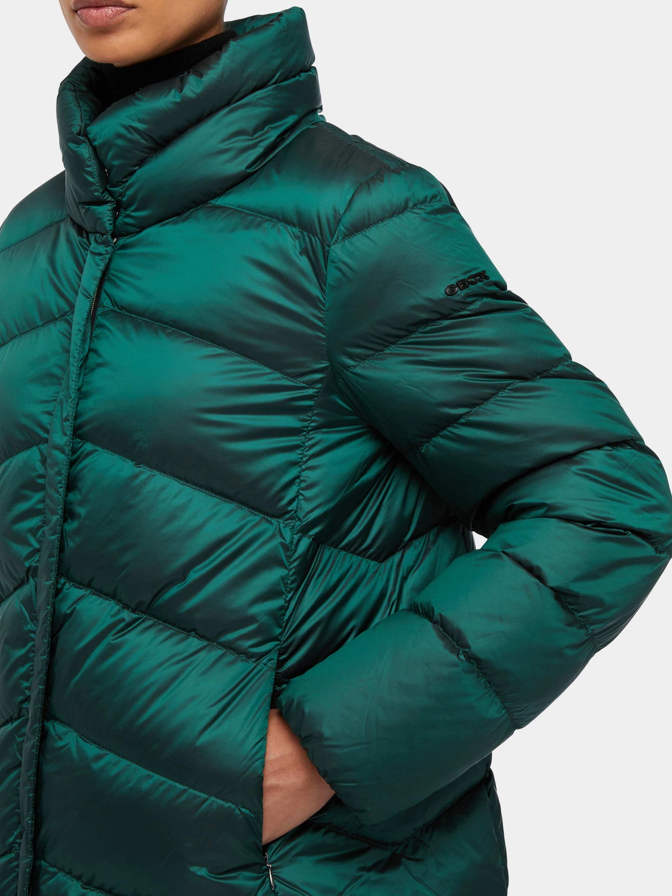 Куртки и дубленки Geox модель W3626A-T2566-F3212 Куртки и дубленки Geox модель W3626A-T2566-F3212 Фото