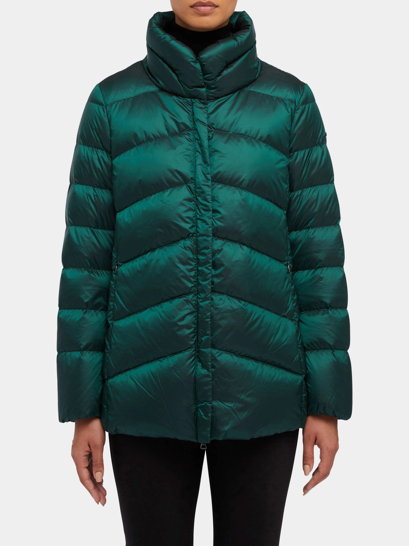 Куртки и дубленки Geox модель W3626A-T2566-F3212 Куртки и дубленки Geox модель W3626A-T2566-F3212 Фото