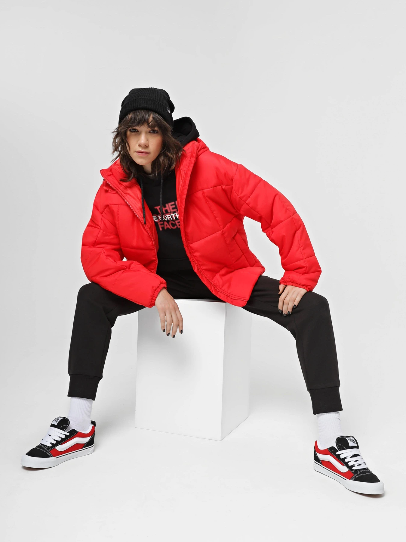 Куртки и дубленки NIKE модель FB7672-677 Куртки и дубленки NIKE модель FB7672-677 Фото