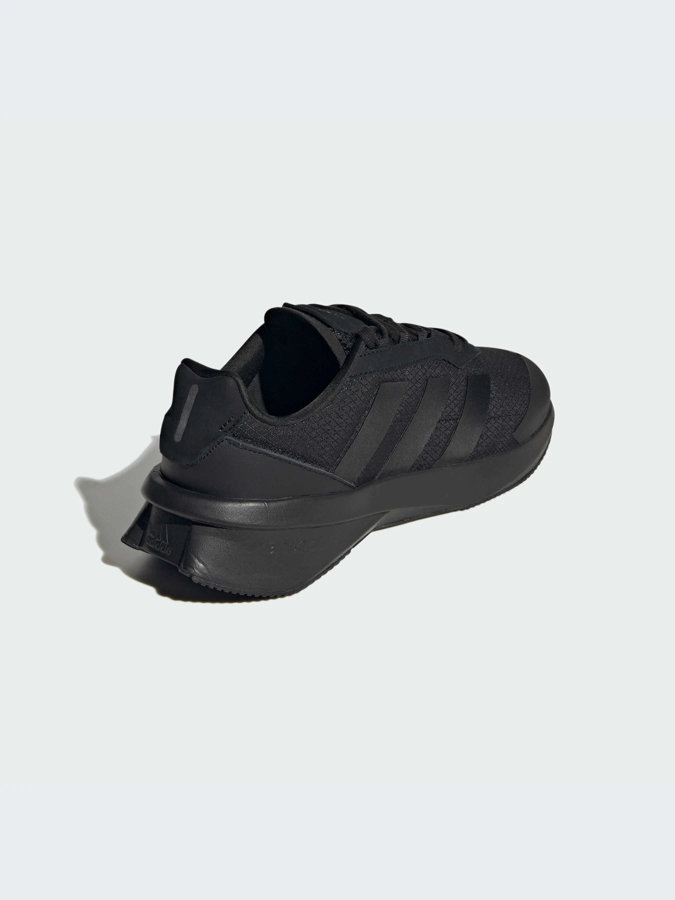 Кроссовки Adidas модель IG2377-KZ Кроссовки Adidas модель IG2377-KZ Фото