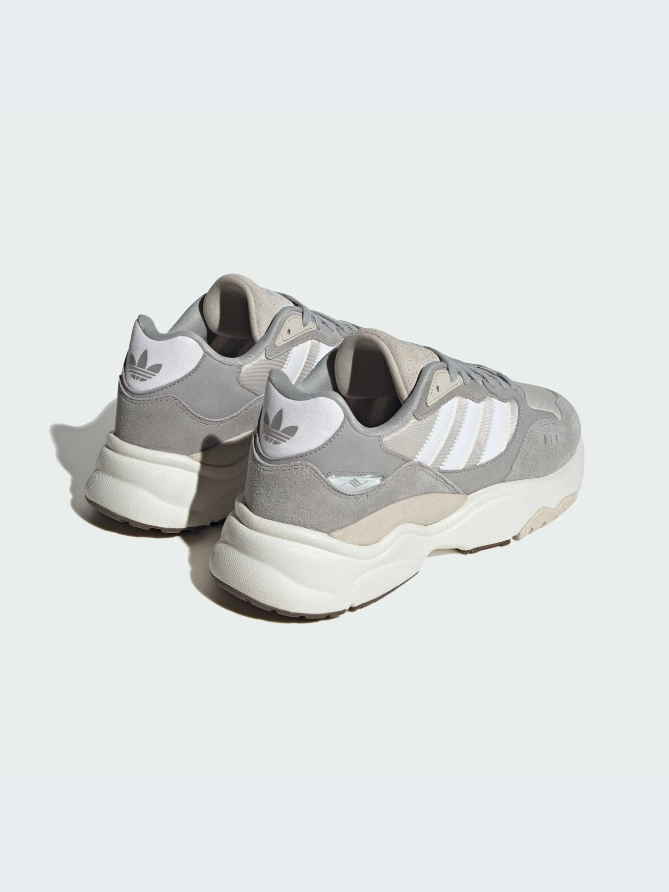 Кроссовки Adidas Retropy модель IF2866-KZ Кроссовки Adidas Retropy модель IF2866-KZ Фото