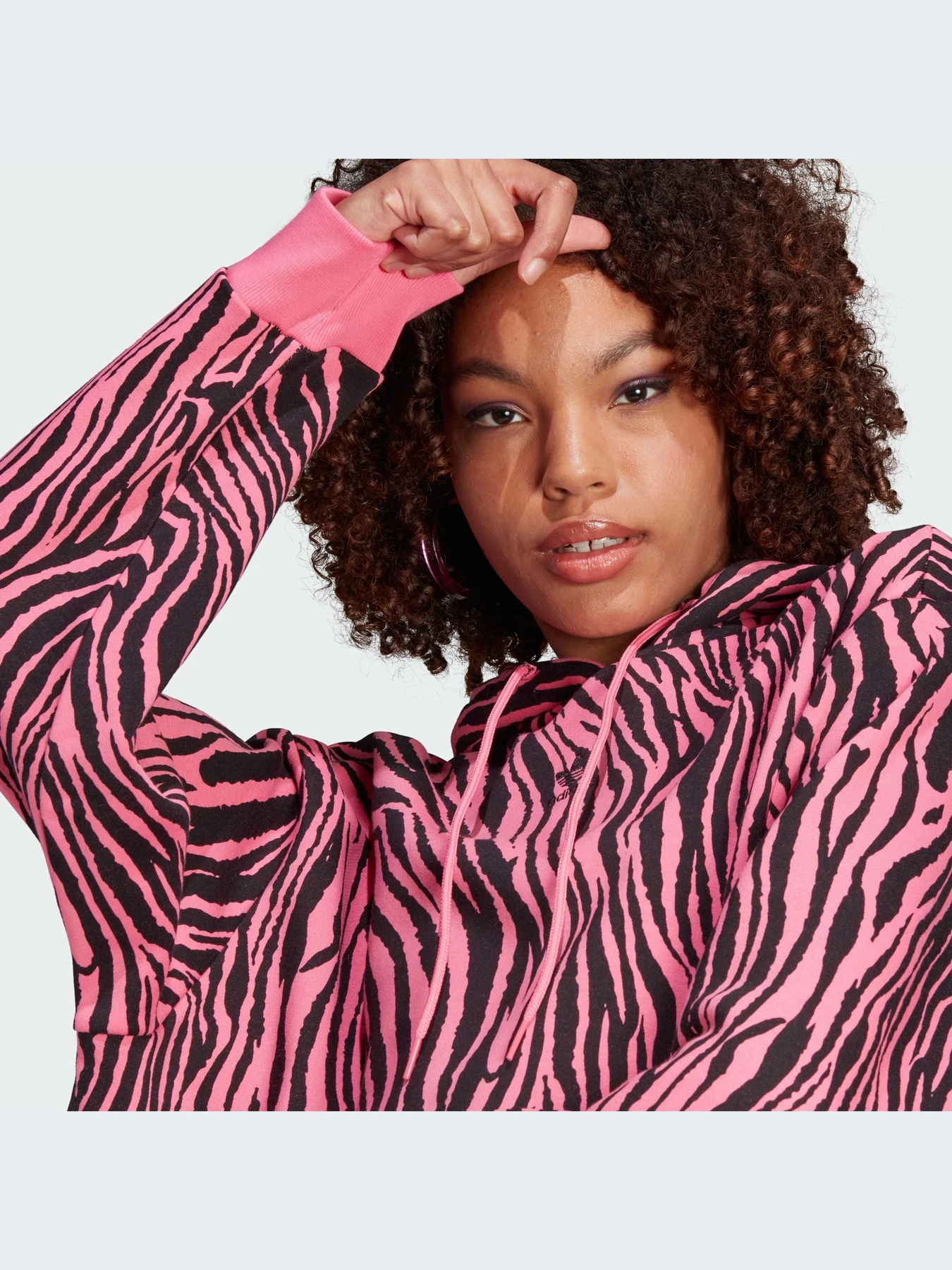 Худи и свитшоты Adidas Graphics модель IJ7775-KZ Худи и свитшоты Adidas Graphics модель IJ7775-KZ Фото