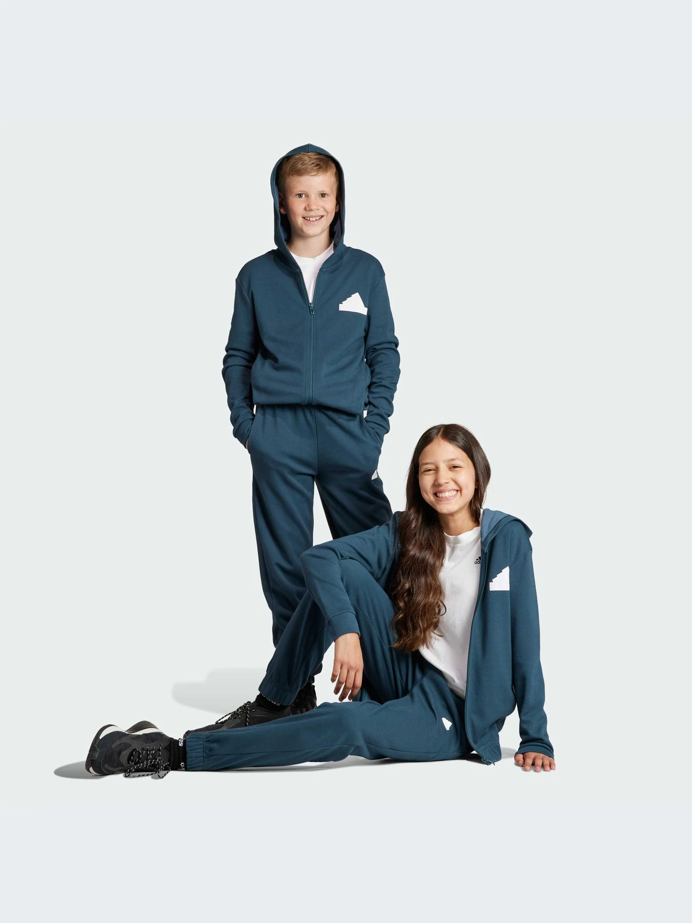 Костюмы Adidas модель IM0082-KZ Костюмы Adidas модель IM0082-KZ Фото