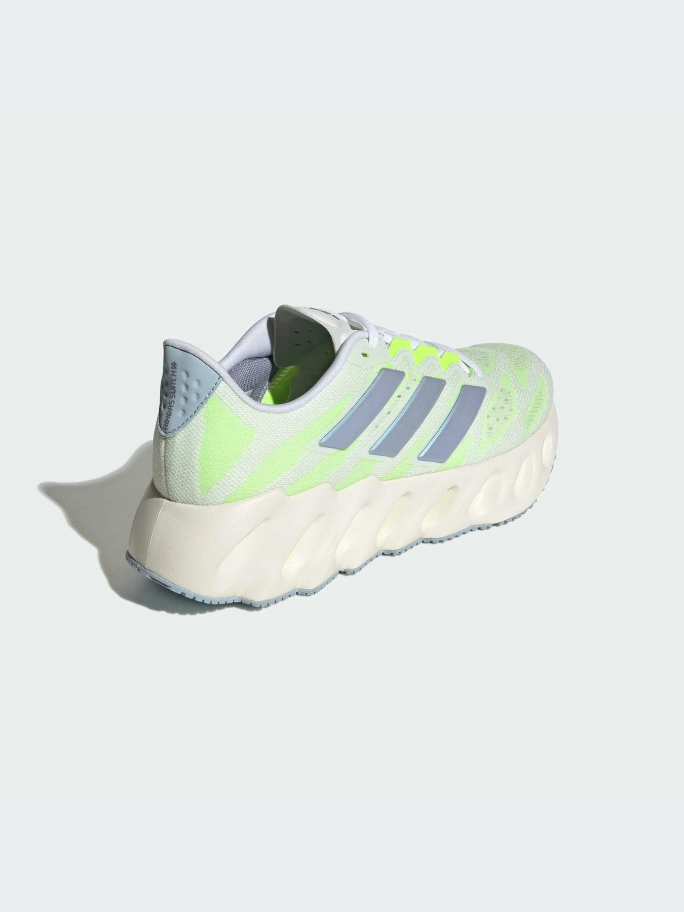 Кроссовки Adidas модель FZ5685-KZ Кроссовки Adidas модель FZ5685-KZ Фото