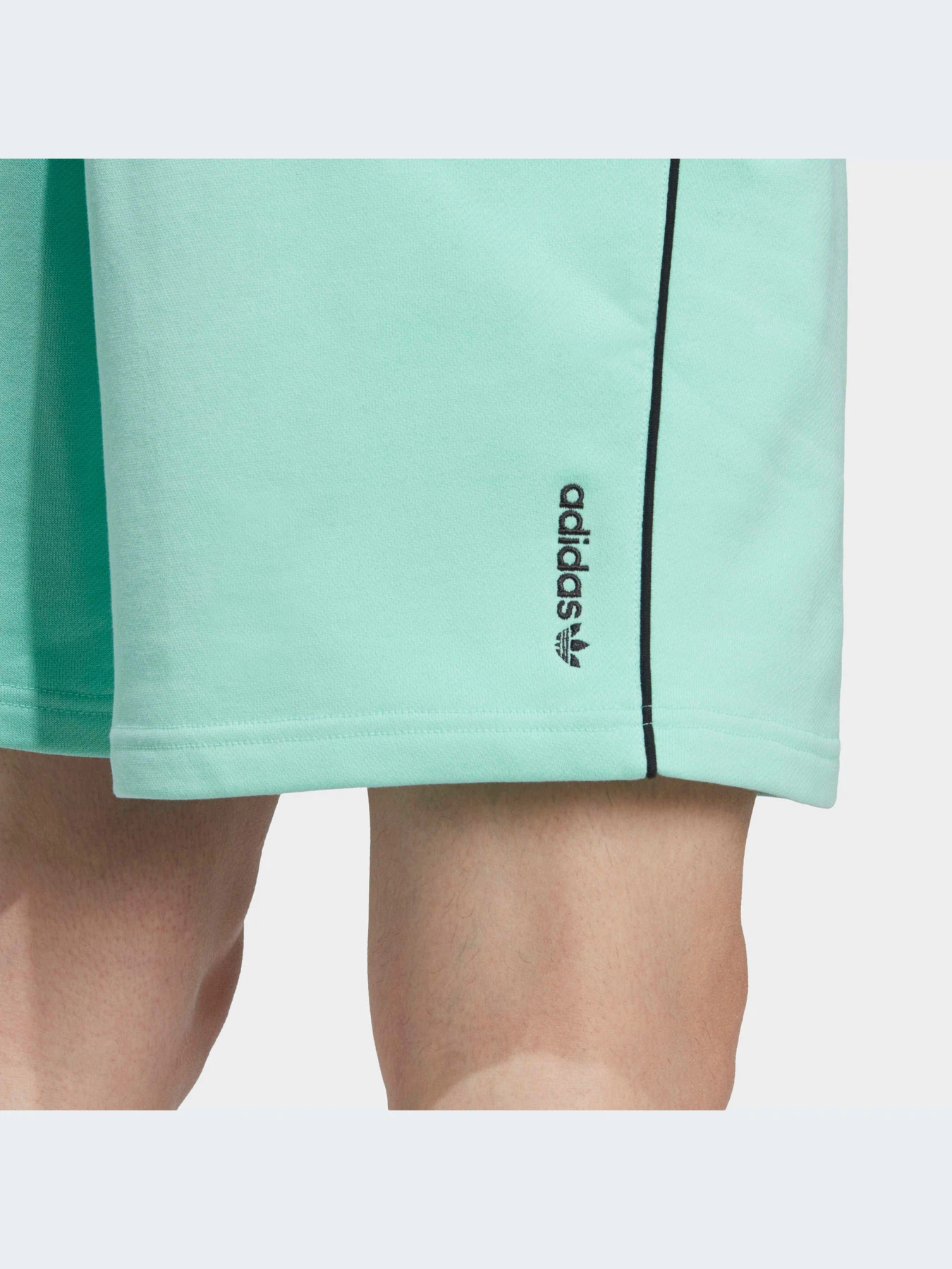 Шорты Adidas Adicolor модель IA2526-KZ Шорты Adidas Adicolor модель IA2526-KZ Фото