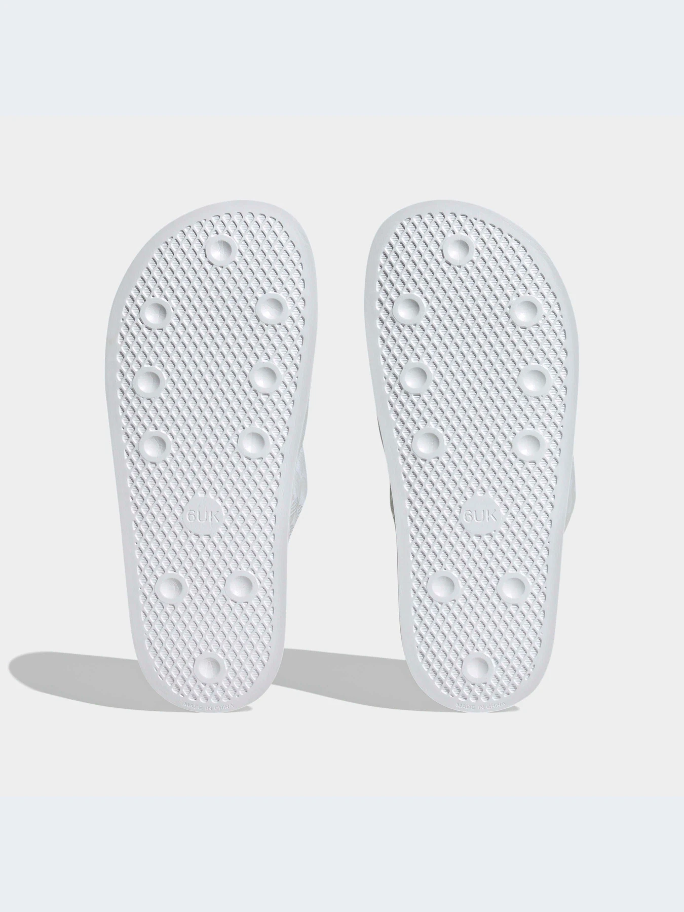 Шлёпанцы Adidas Adilette модель HQ6070-KZ Шлёпанцы Adidas Adilette модель HQ6070-KZ Фото