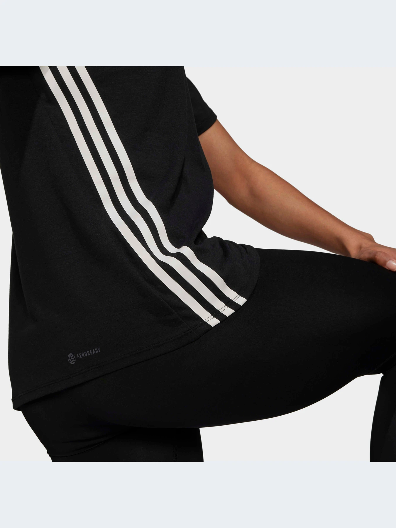 Футболки и поло Adidas 3 Stripes модель HK6975-KZ Футболки и поло Adidas 3 Stripes модель HK6975-KZ Фото