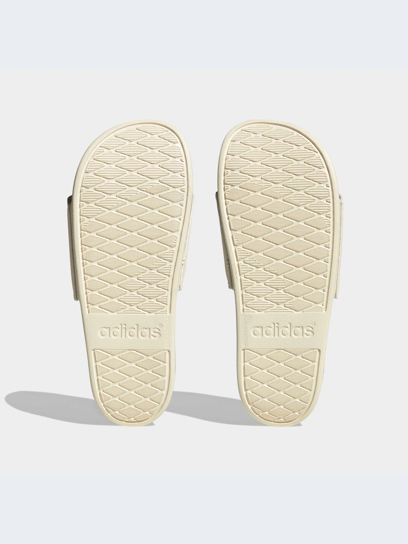 Шлёпанцы Adidas Adilette модель HQ7080-KZ Шлёпанцы Adidas Adilette модель HQ7080-KZ Фото