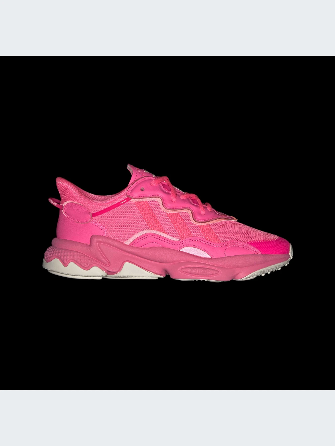 Кроссовки Adidas Ozweego модель IE7354-KZ Кроссовки Adidas Ozweego модель IE7354-KZ Фото