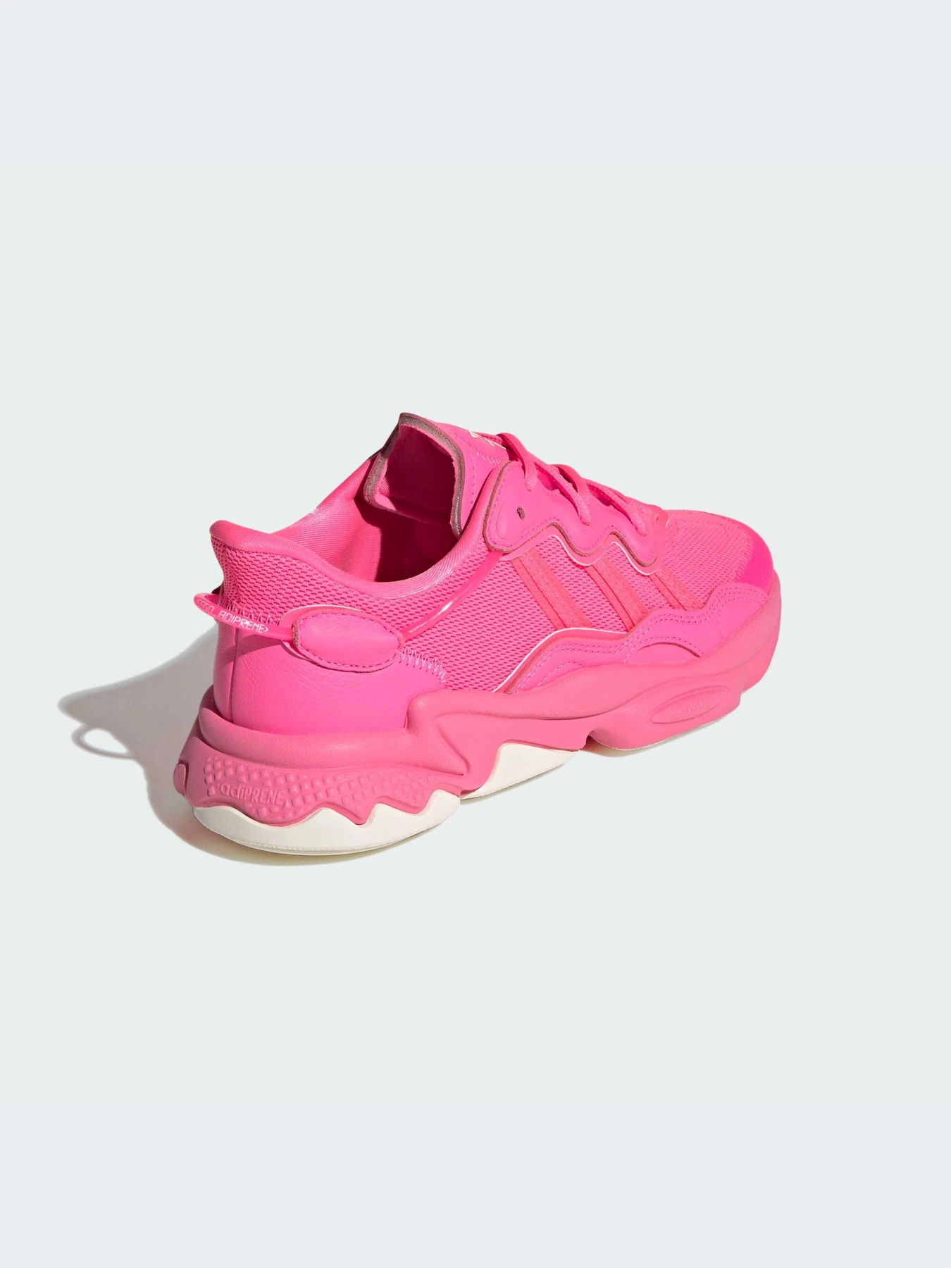 Кроссовки Adidas Ozweego модель IE7354-KZ Кроссовки Adidas Ozweego модель IE7354-KZ Фото