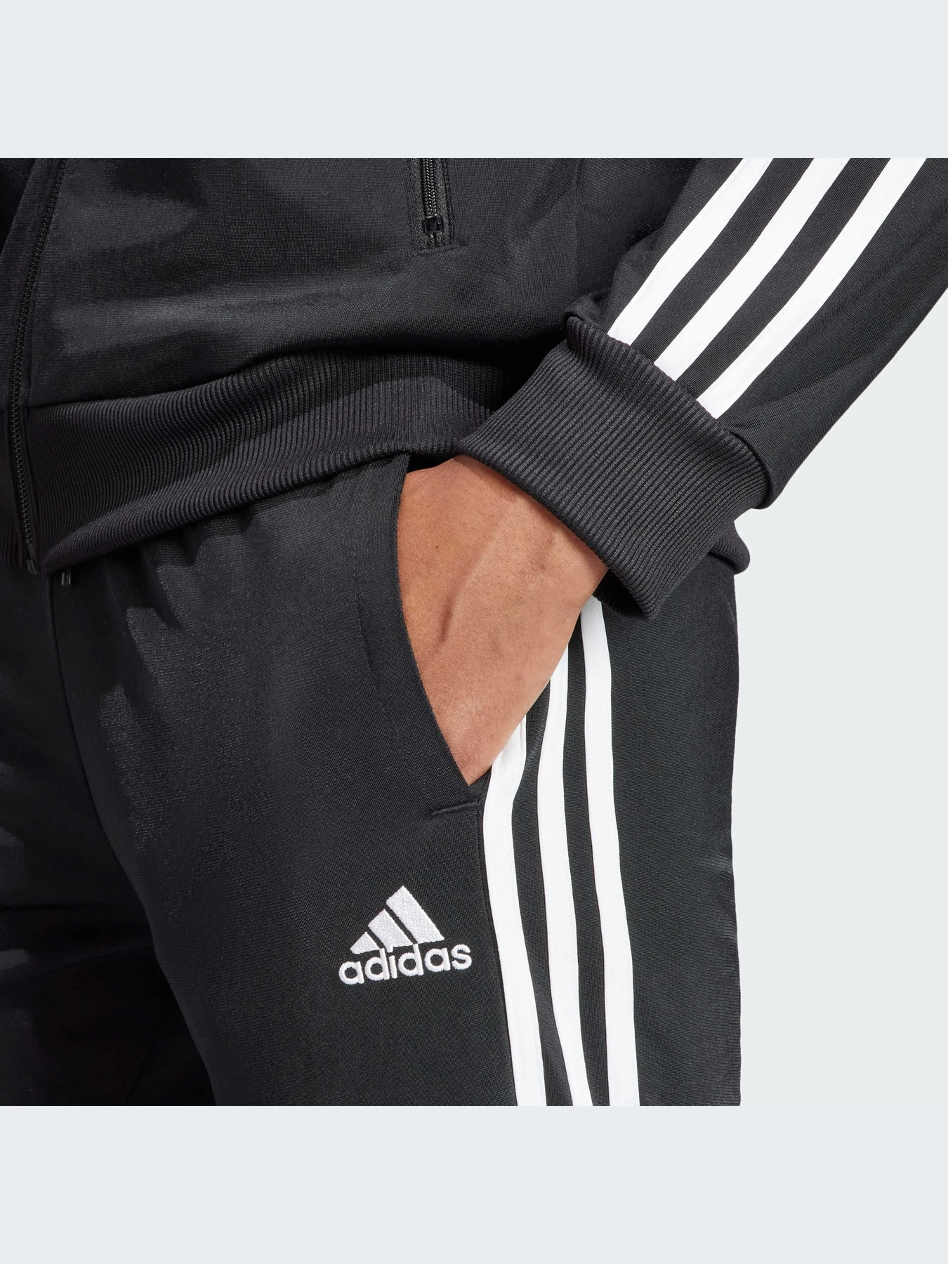 Костюмы Adidas модель IJ8781-KZ Костюмы Adidas модель IJ8781-KZ Фото
