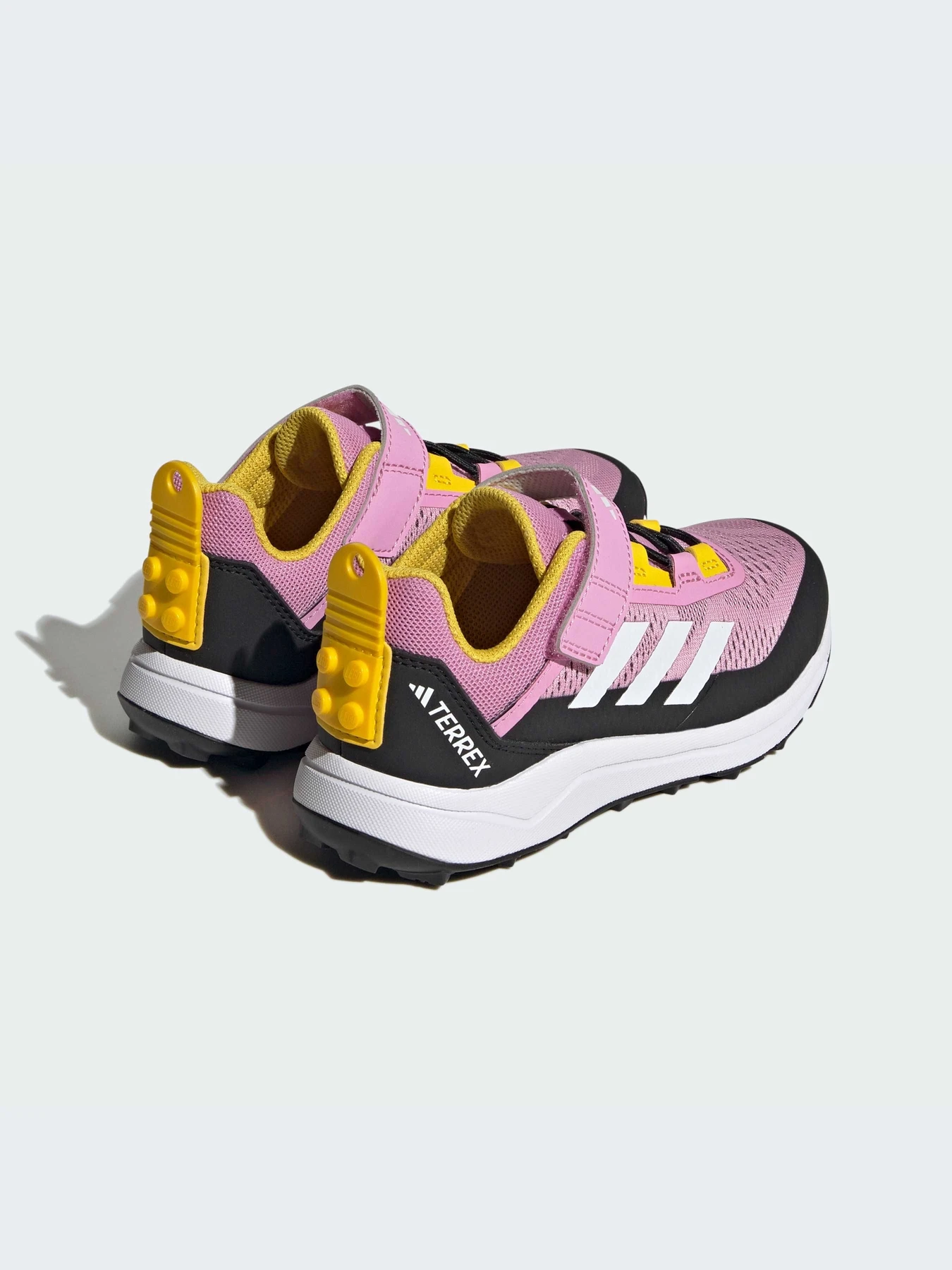Кроссовки Adidas модель IE4972-KZ Кроссовки Adidas модель IE4972-KZ Фото