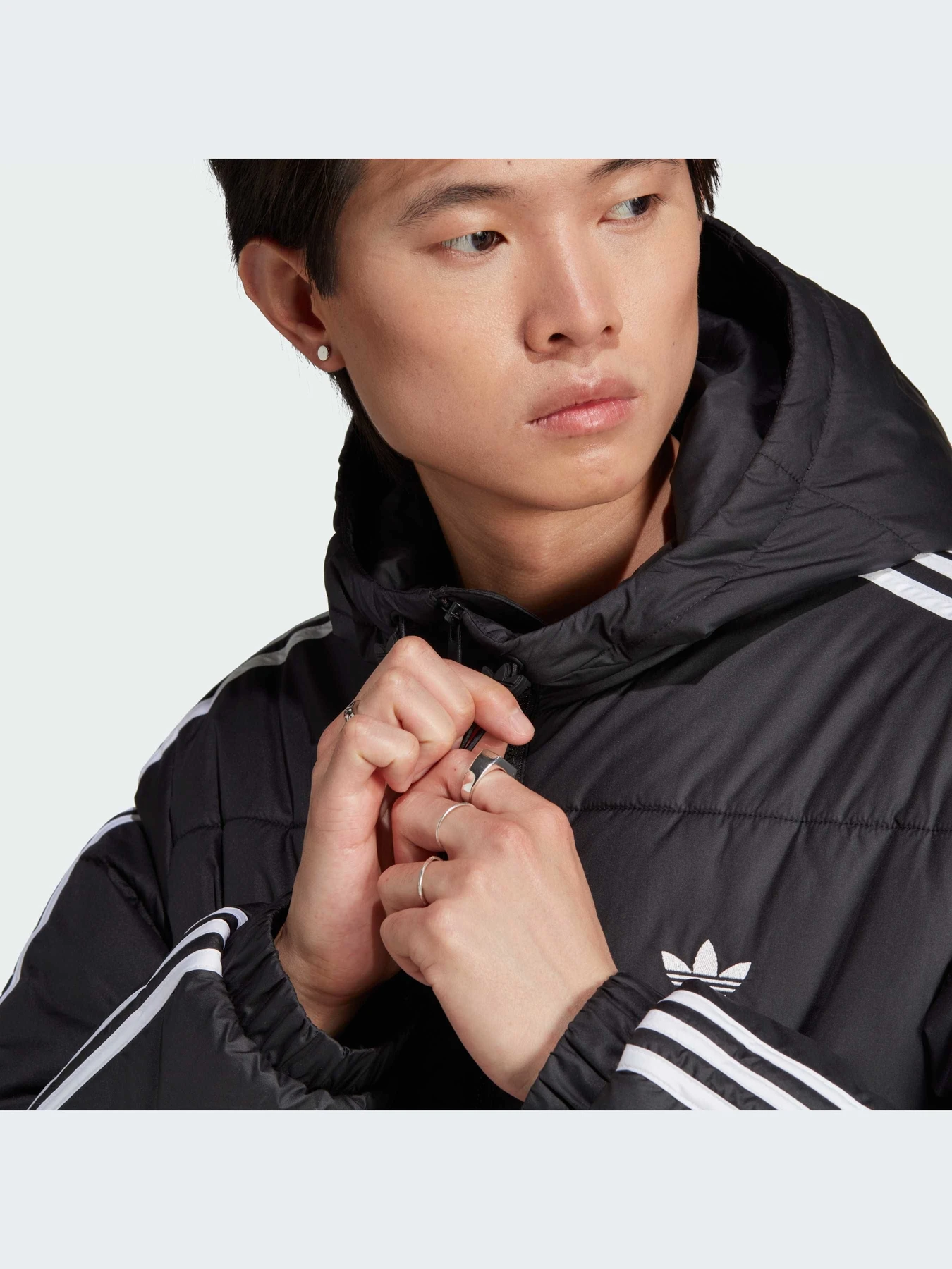 Куртки и дубленки Adidas Adicolor модель HZ0684-KZ Куртки и дубленки Adidas Adicolor модель HZ0684-KZ Фото
