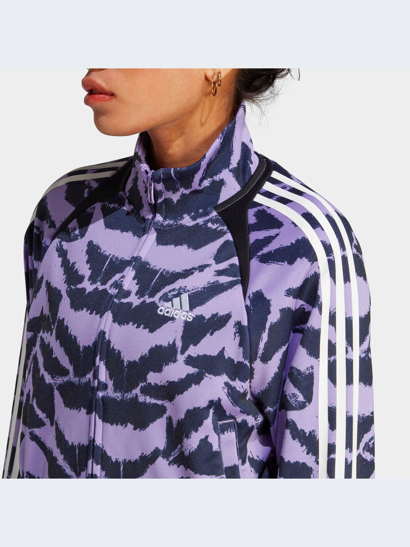 Худи и свитшоты Adidas модель IC6651-KZ Худи и свитшоты Adidas модель IC6651-KZ Фото
