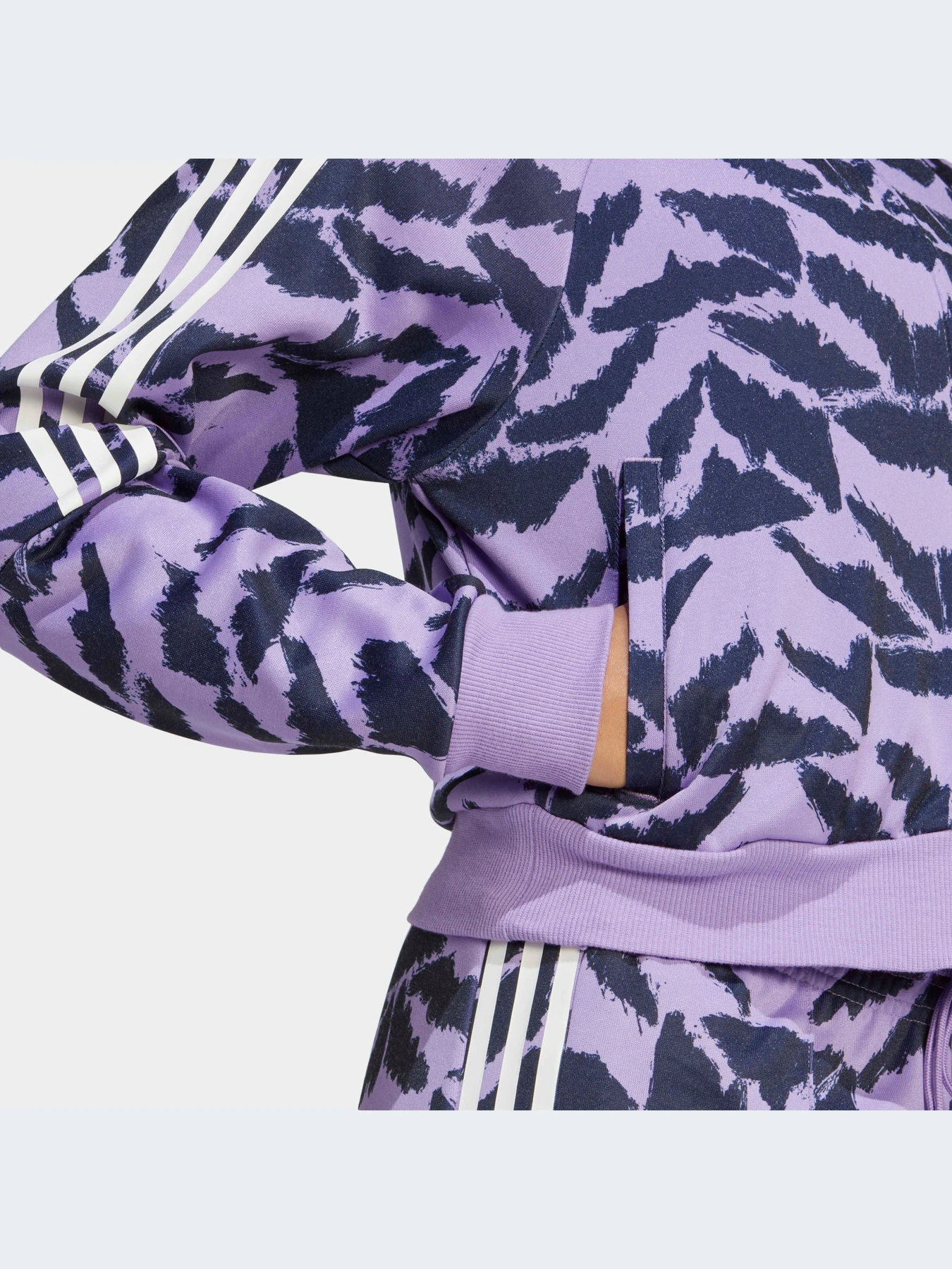 Худи и свитшоты Adidas модель IC6651-KZ Худи и свитшоты Adidas модель IC6651-KZ Фото