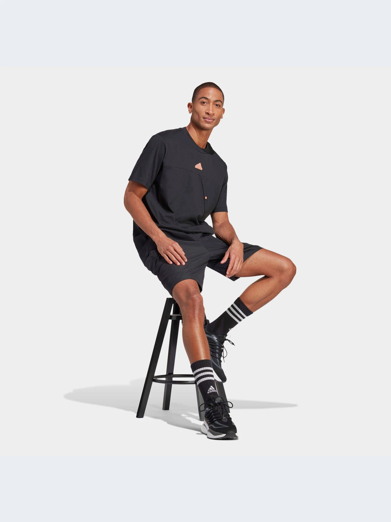Шорты Adidas модель IP3730-KZ Шорты Adidas модель IP3730-KZ Фото