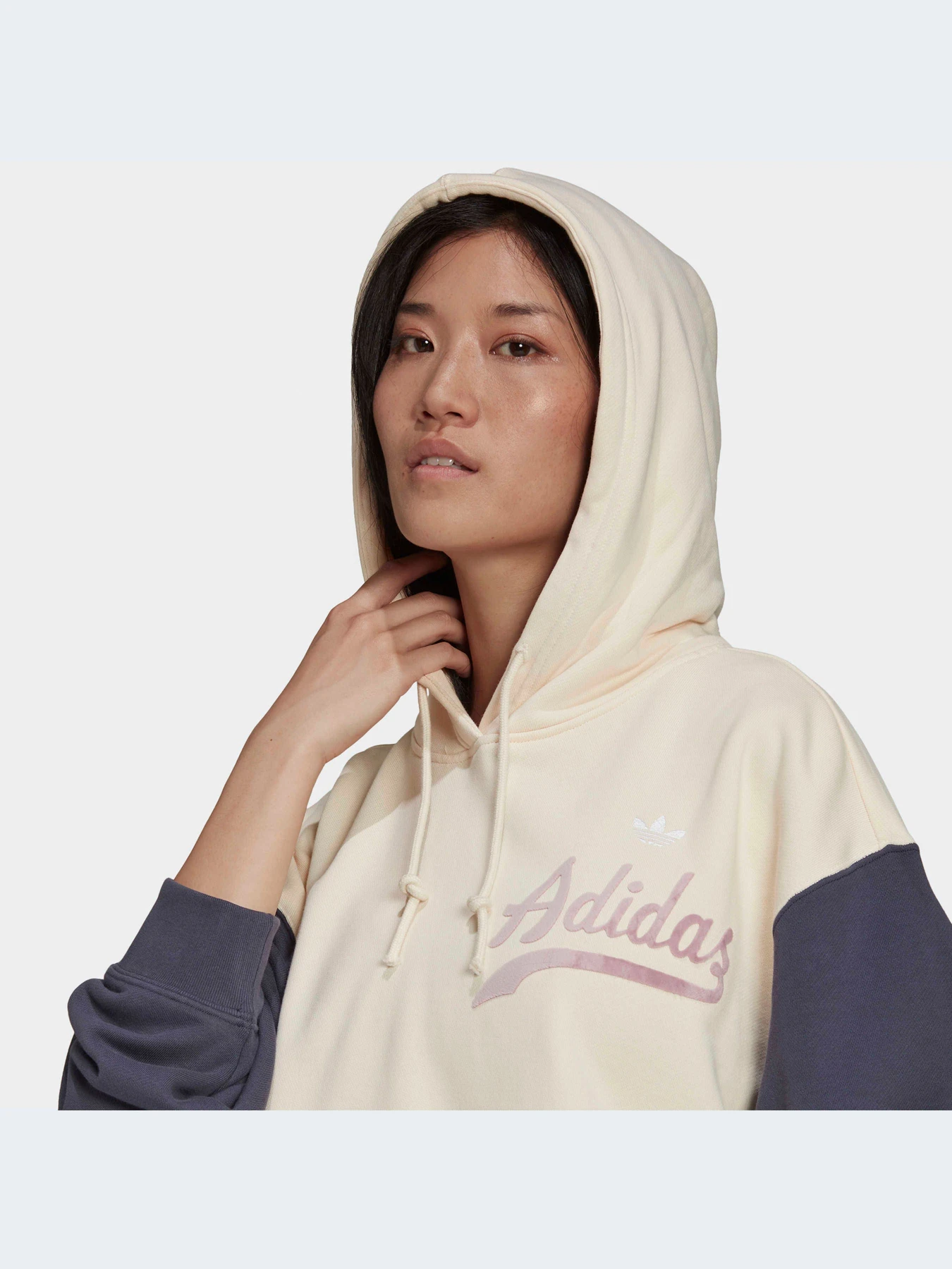 Худи и свитшоты Adidas Graphics модель HD9782-KZ Худи и свитшоты Adidas Graphics модель HD9782-KZ Фото