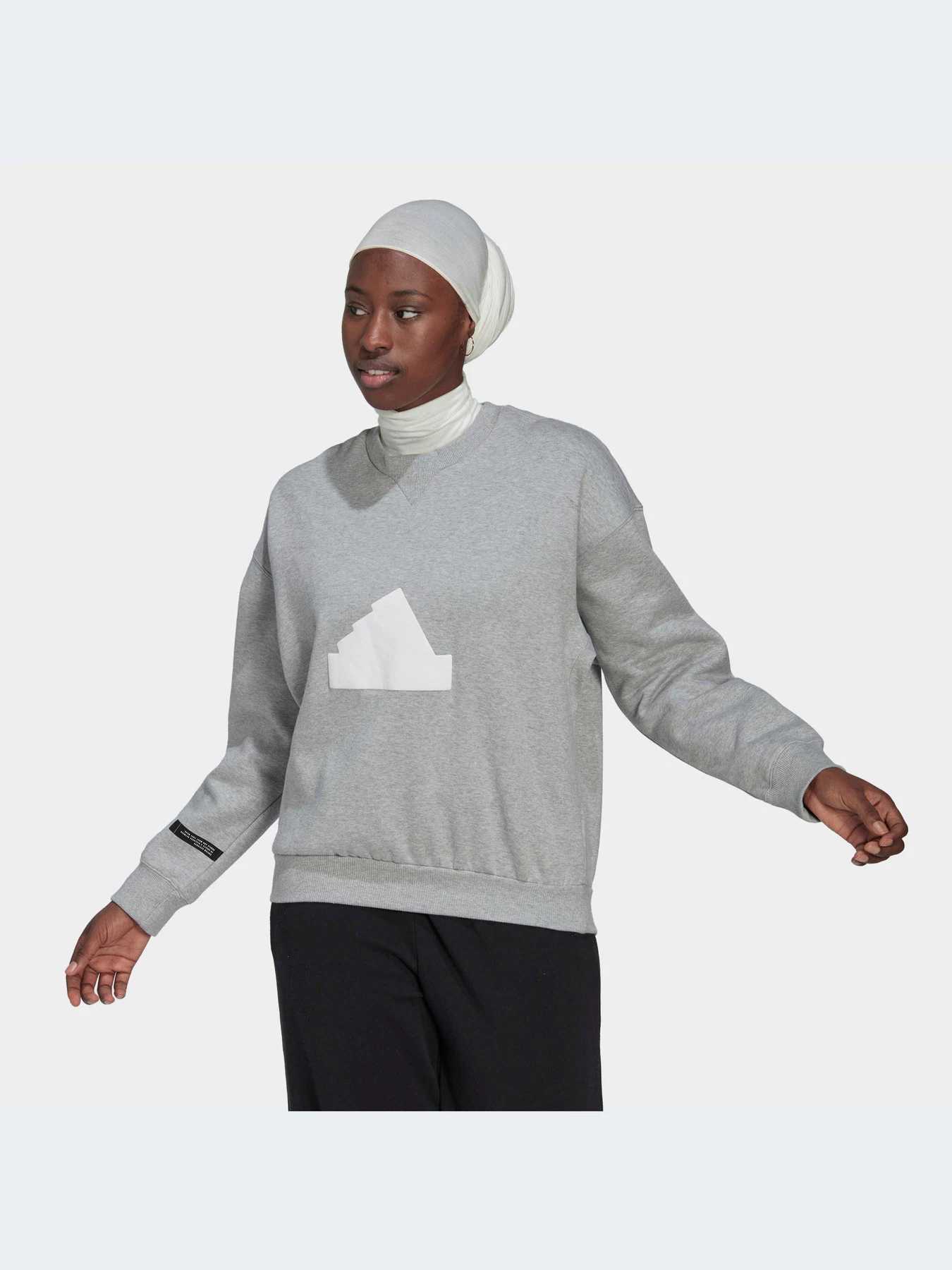 Худи и свитшоты Adidas модель HM2850-KZ Худи и свитшоты Adidas модель HM2850-KZ Фото