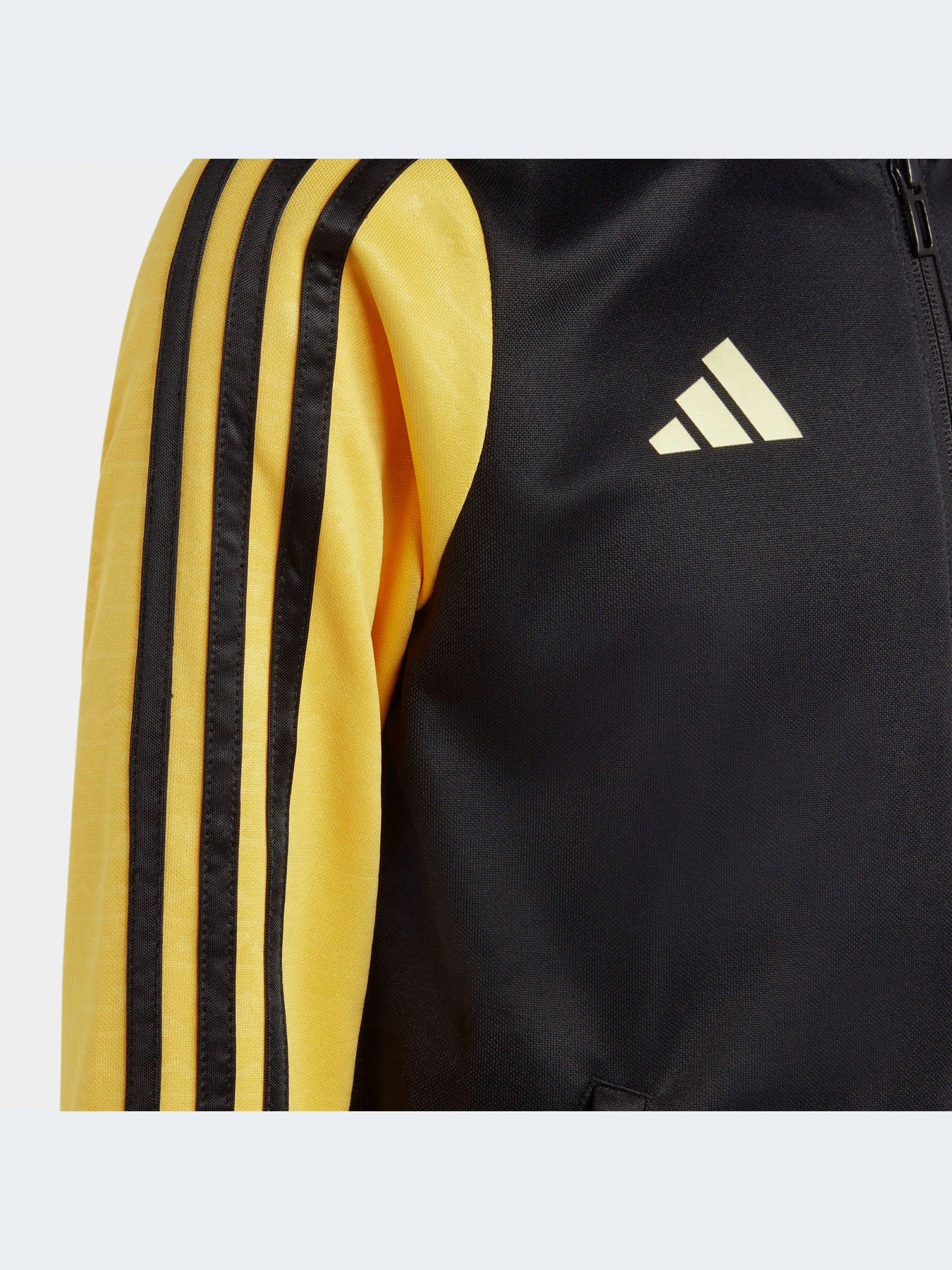 Худи и свитшоты Adidas модель HR8840-KZ Худи и свитшоты Adidas модель HR8840-KZ Фото