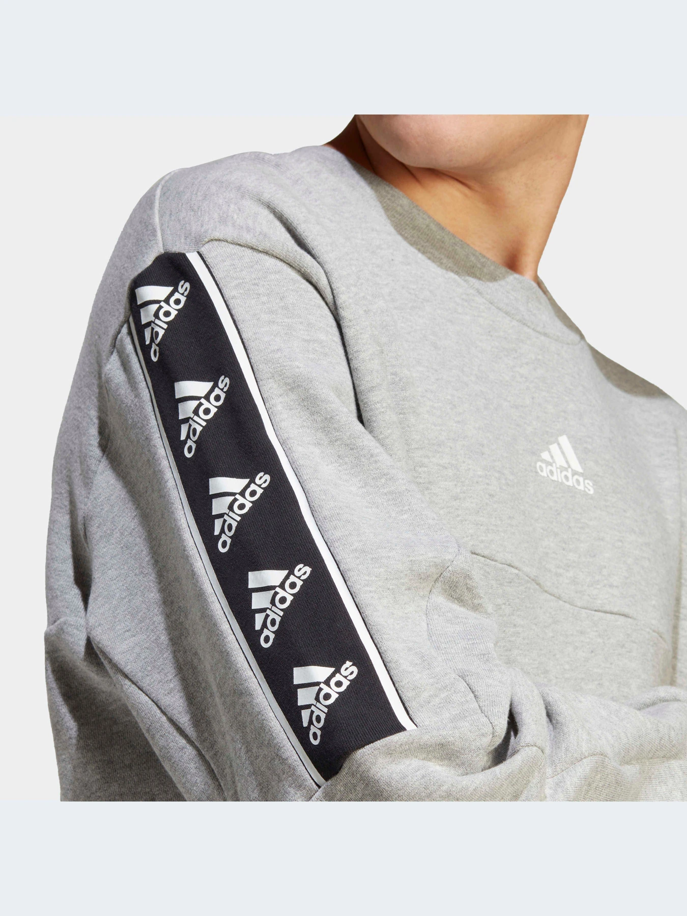 Худи и свитшоты Adidas модель IC6813-KZ Худи и свитшоты Adidas модель IC6813-KZ Фото