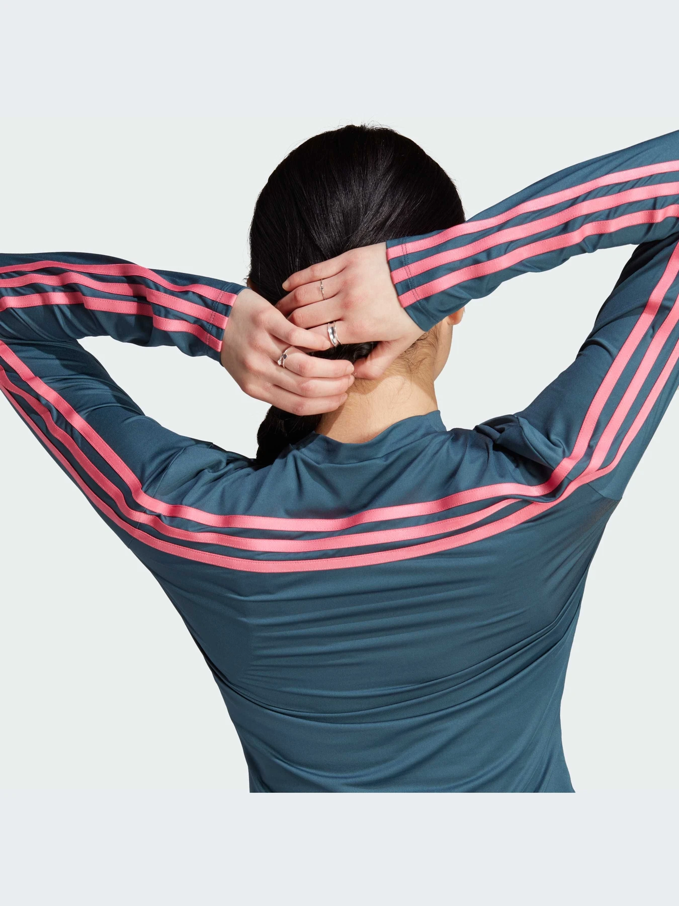 Худи и свитшоты Adidas Icons модель IU3073-KZ Худи и свитшоты Adidas Icons модель IU3073-KZ Фото