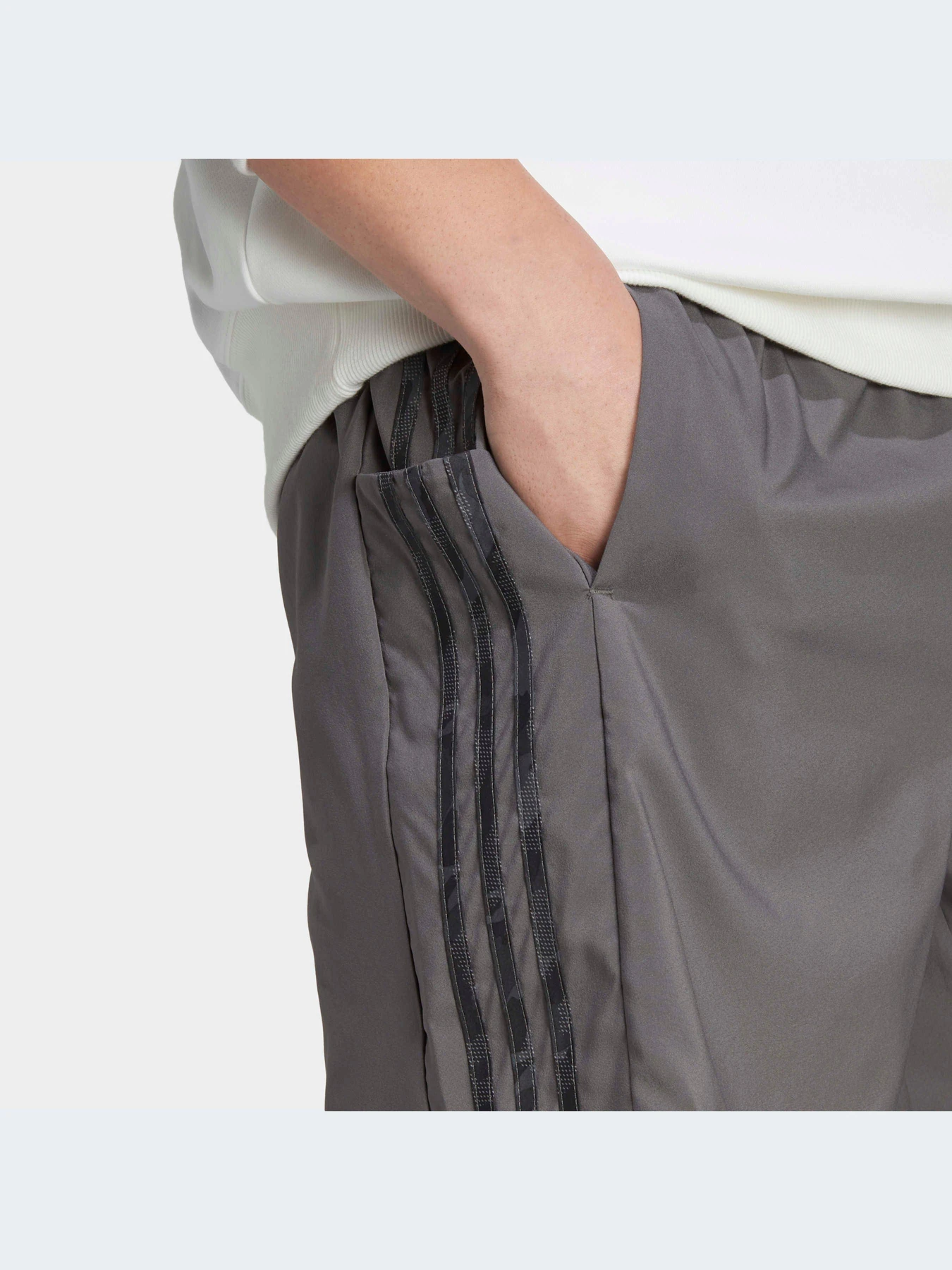 Шорты Adidas модель IC1494-KZ Шорты Adidas модель IC1494-KZ Фото