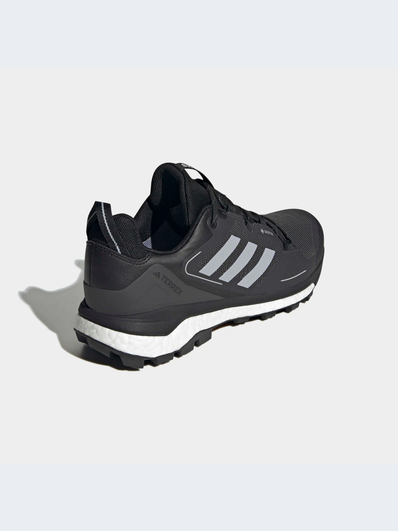 Кроссовки Adidas модель HR1284-KZ Кроссовки Adidas модель HR1284-KZ Фото
