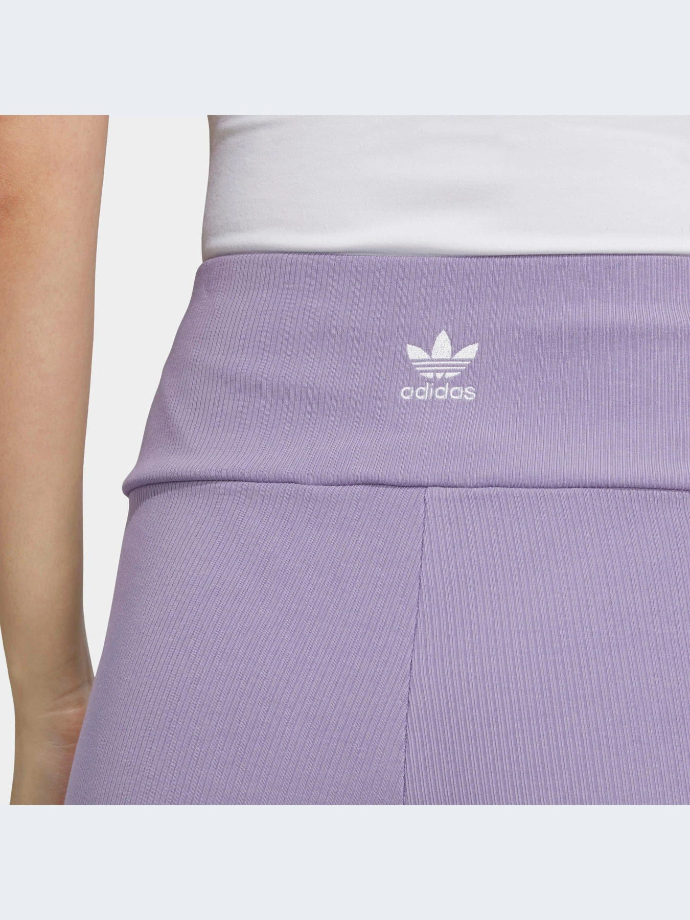Шорты Adidas Adicolor модель HZ7260-KZ Шорты Adidas Adicolor модель HZ7260-KZ Фото