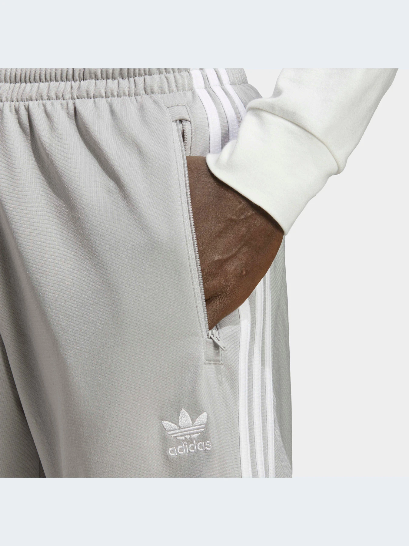 Брюки Adidas Adicolor модель IA6330-KZ Брюки Adidas Adicolor модель IA6330-KZ Фото